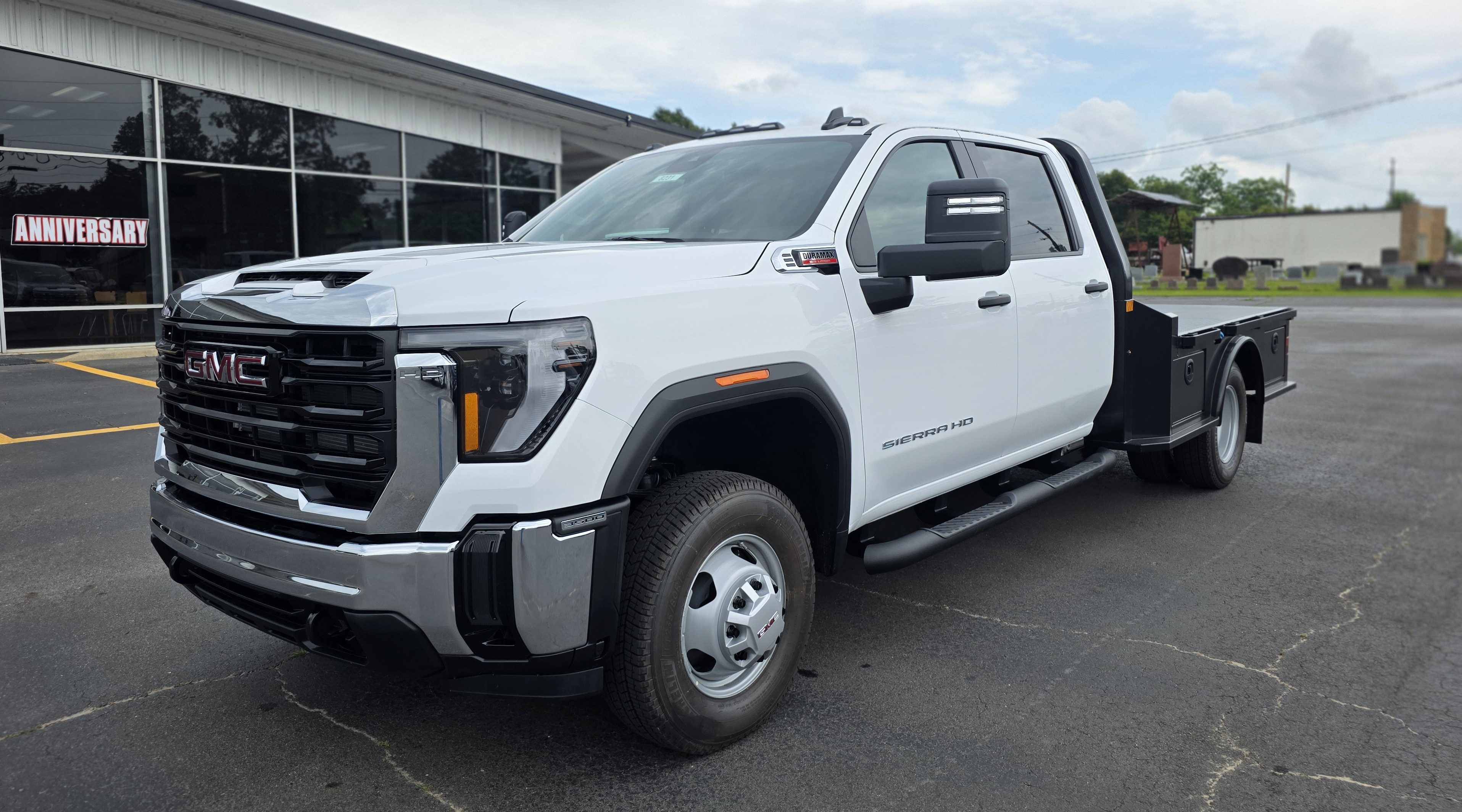 2026 GMC Sierra 4WD Crew Cab Chassis Pro's photo