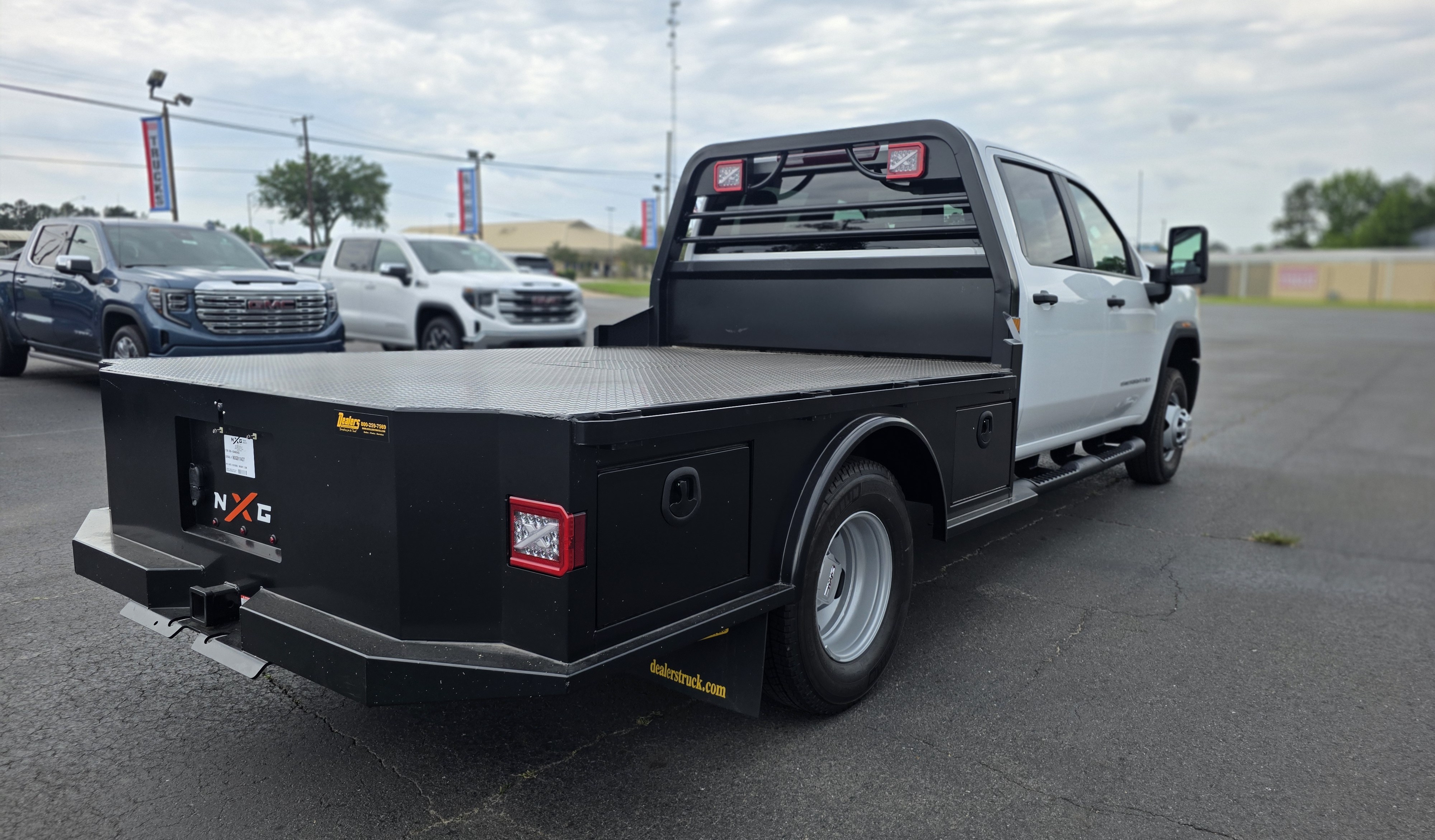 2026 GMC Sierra 3500 Chassis Cab Pro - Photo 8