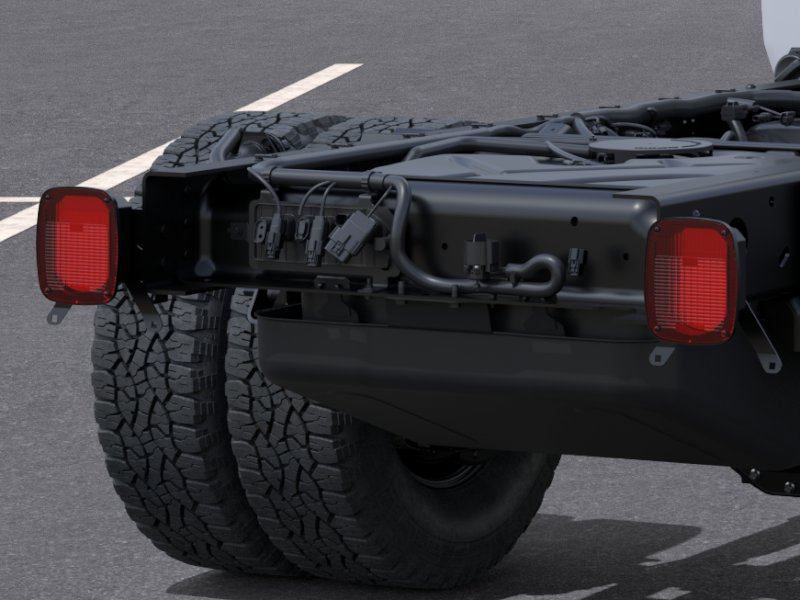 New 2026 Summit White GMC SLE image 35