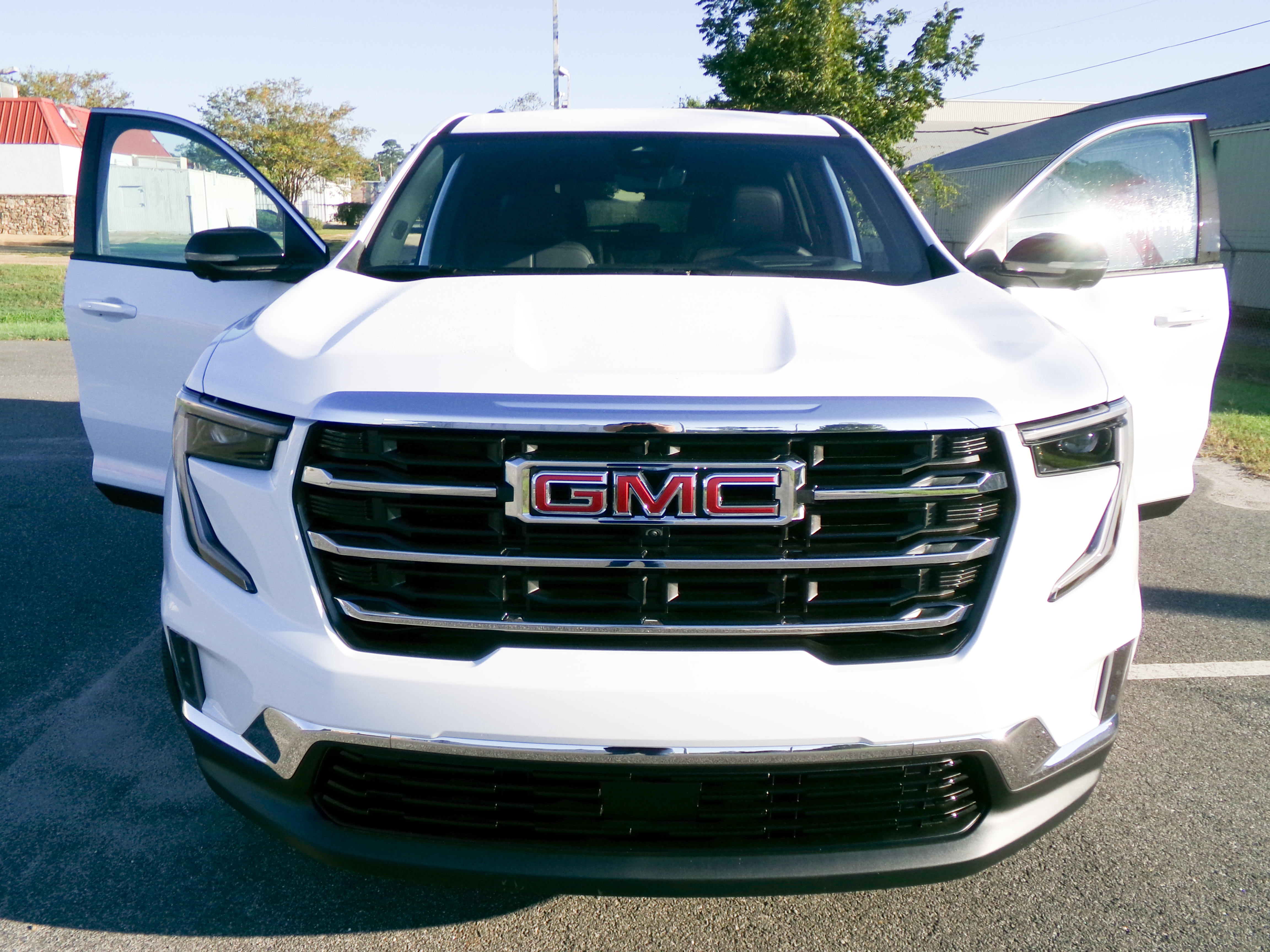 New 2027 Summit White GMC Elevation image 6