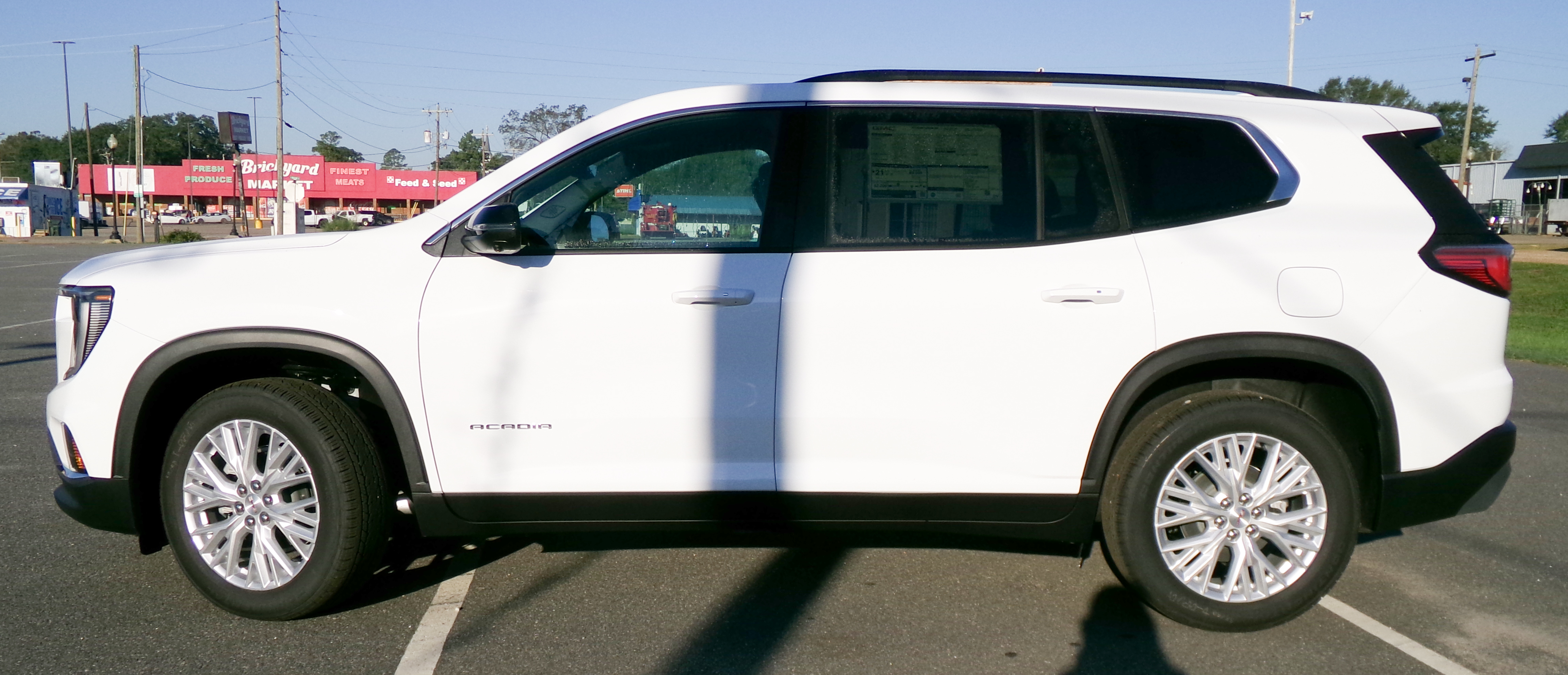 New 2027 Summit White GMC Elevation image 2