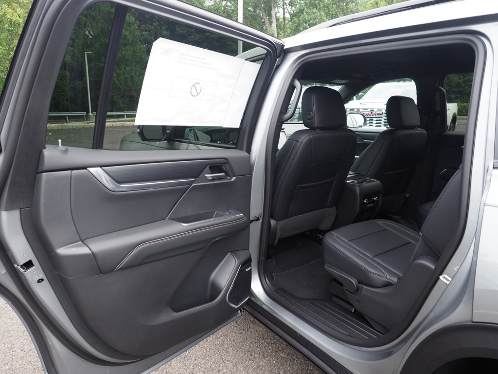 New 2026 Sterling Metallic GMC Elevation image 14