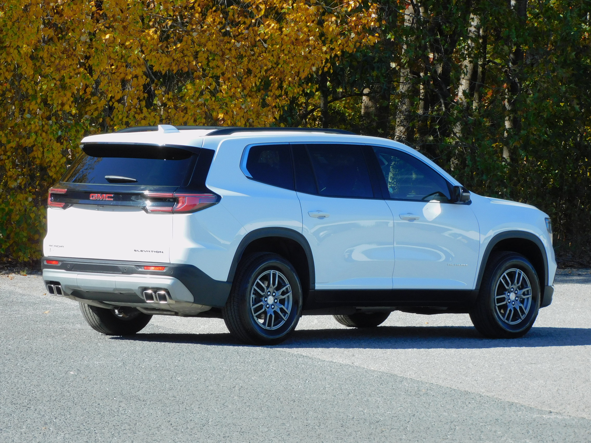 2025 Gmc Acadia Elevation photo 3