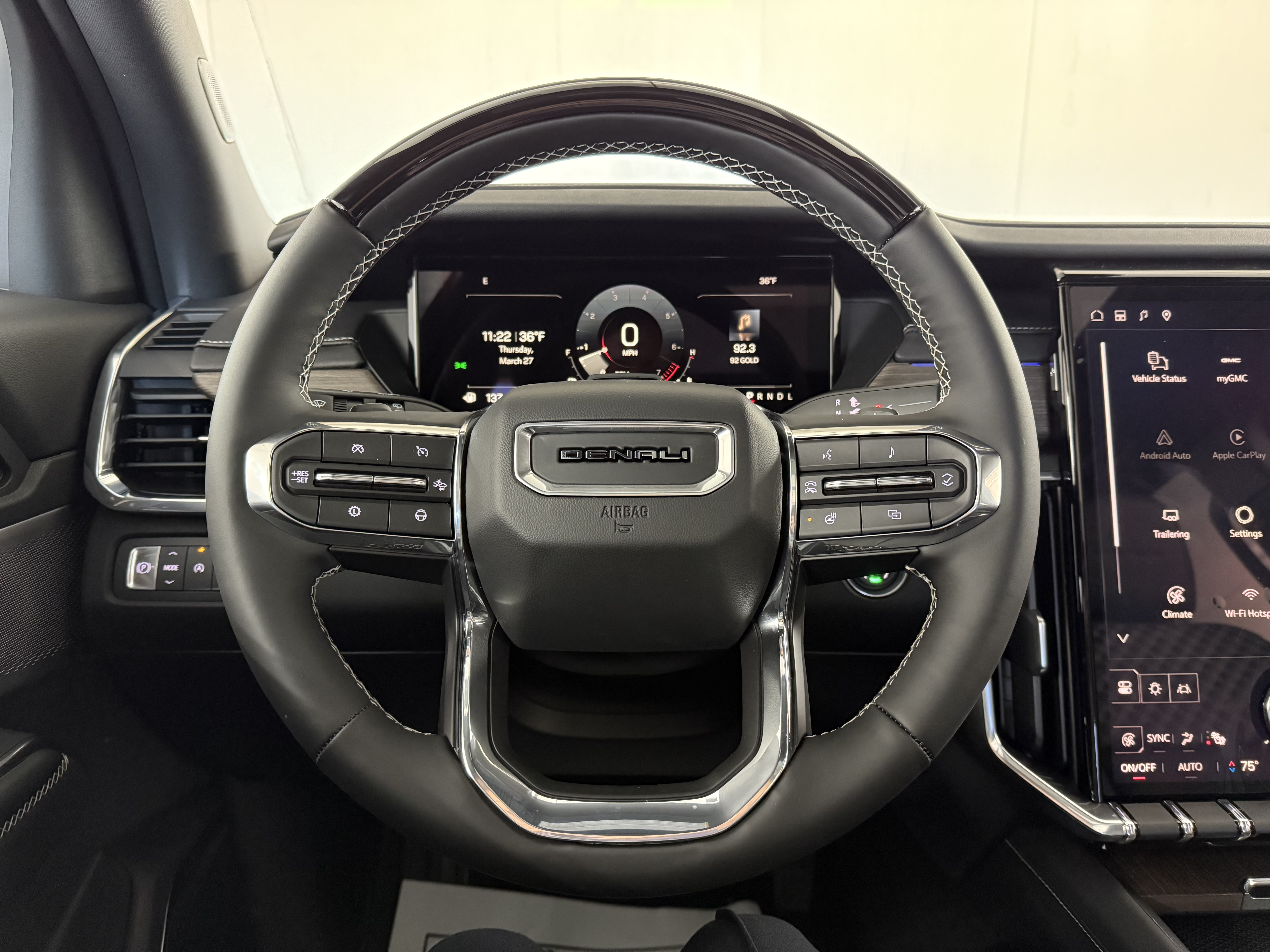 2025 GMC Acadia Denali - Photo 19
