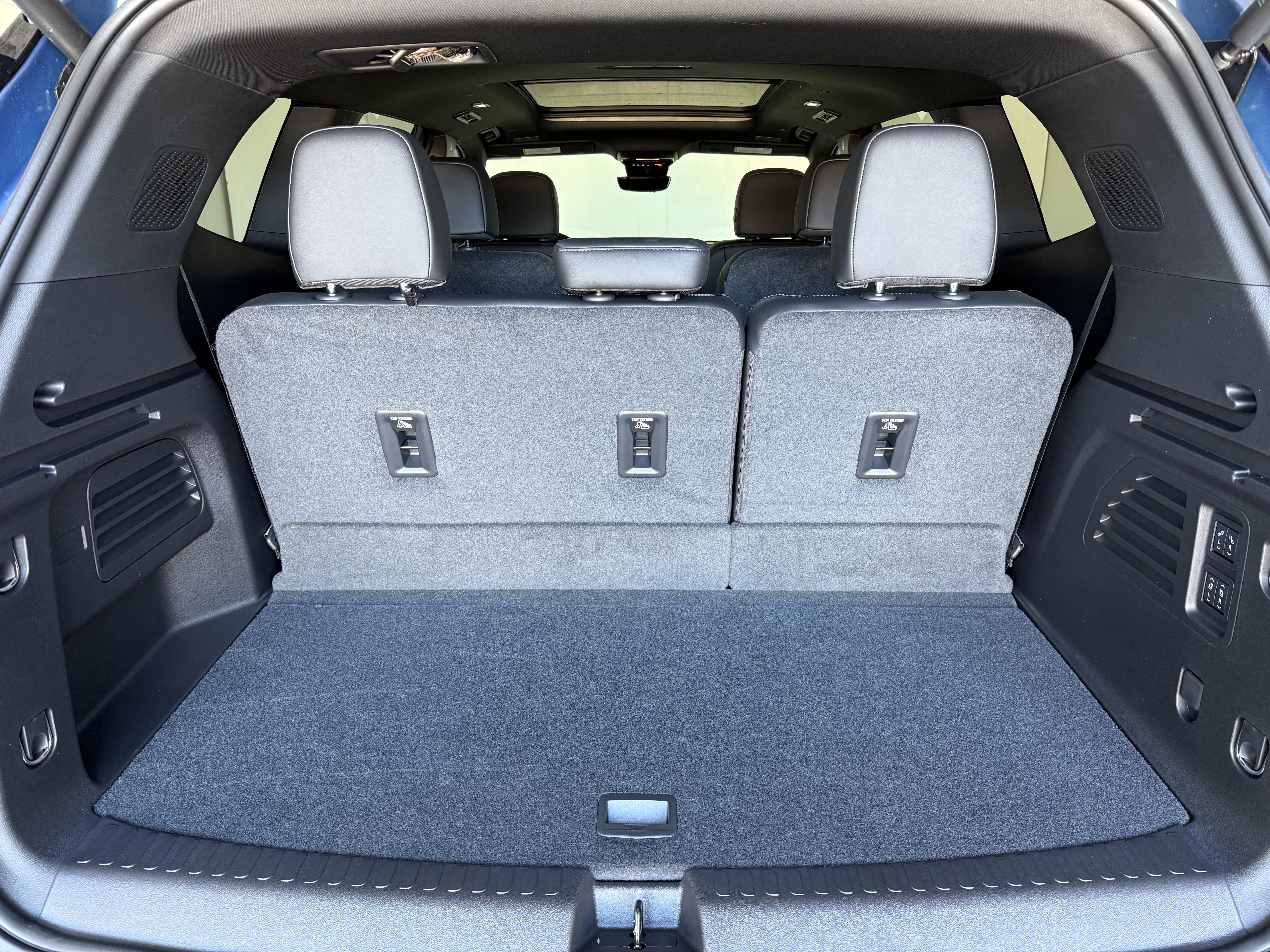 2025 GMC Acadia Denali - Photo 47
