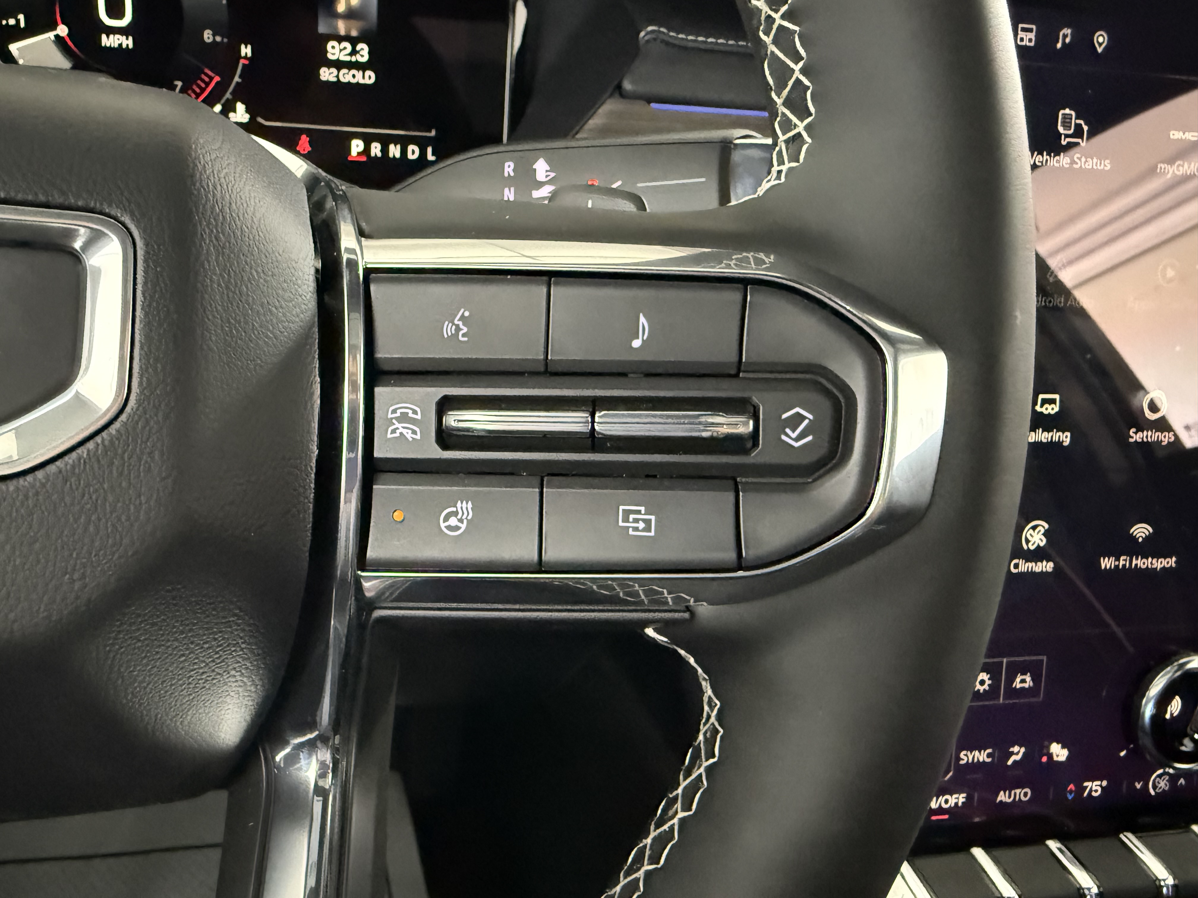 2025 GMC Acadia Denali - Photo 21