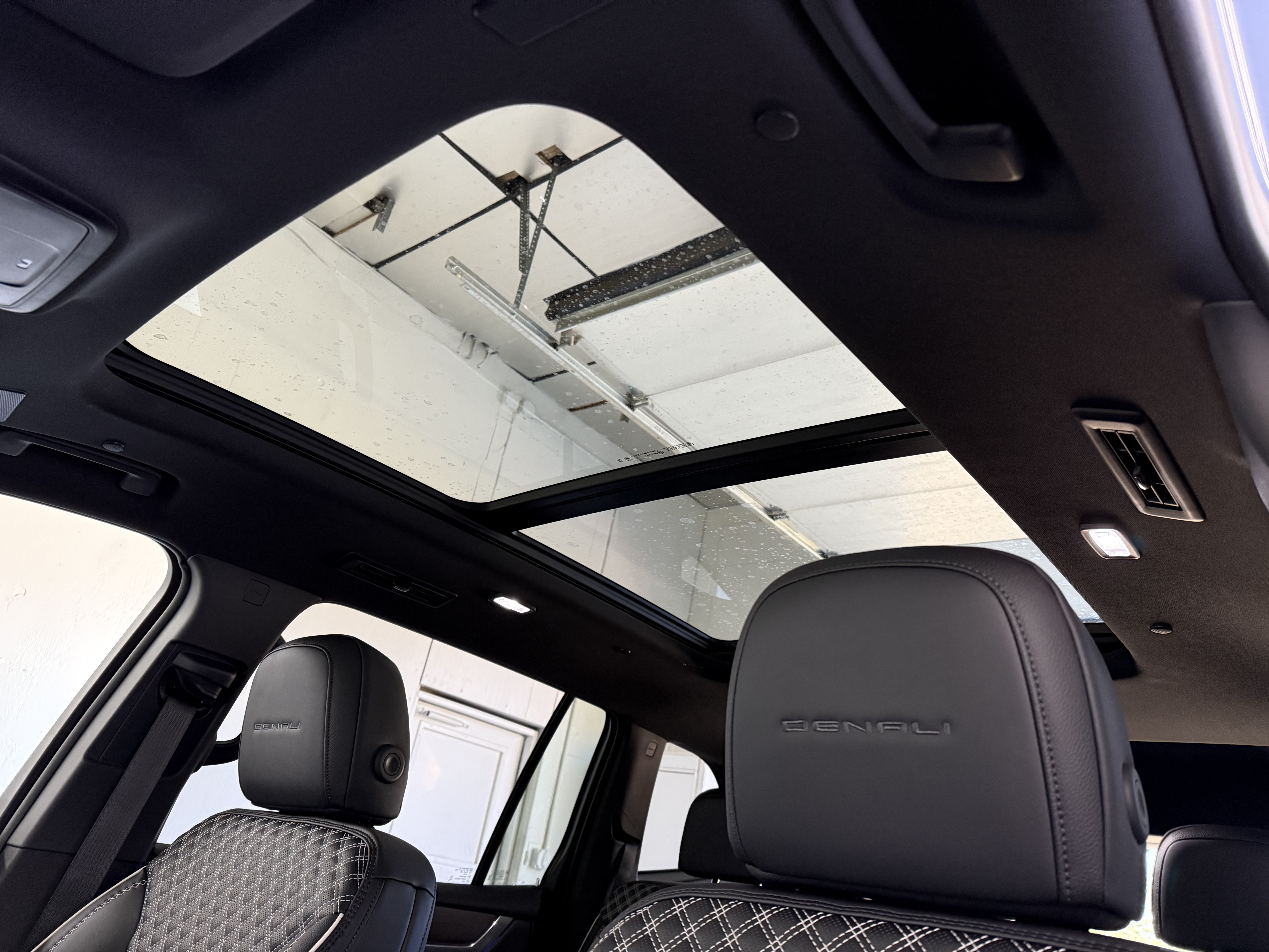 2025 GMC Acadia Denali - Photo 31