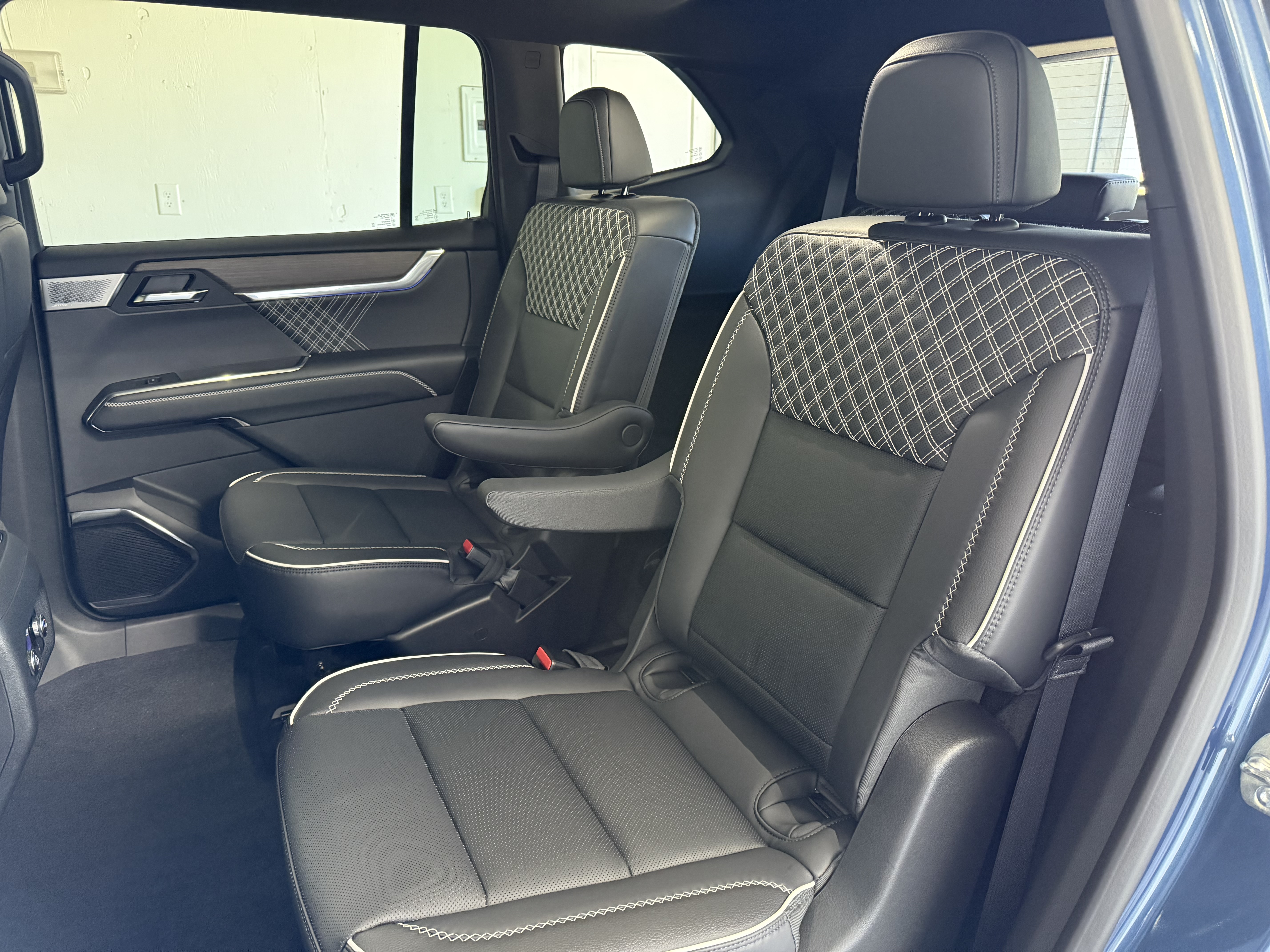 2025 GMC Acadia Denali - Photo 43