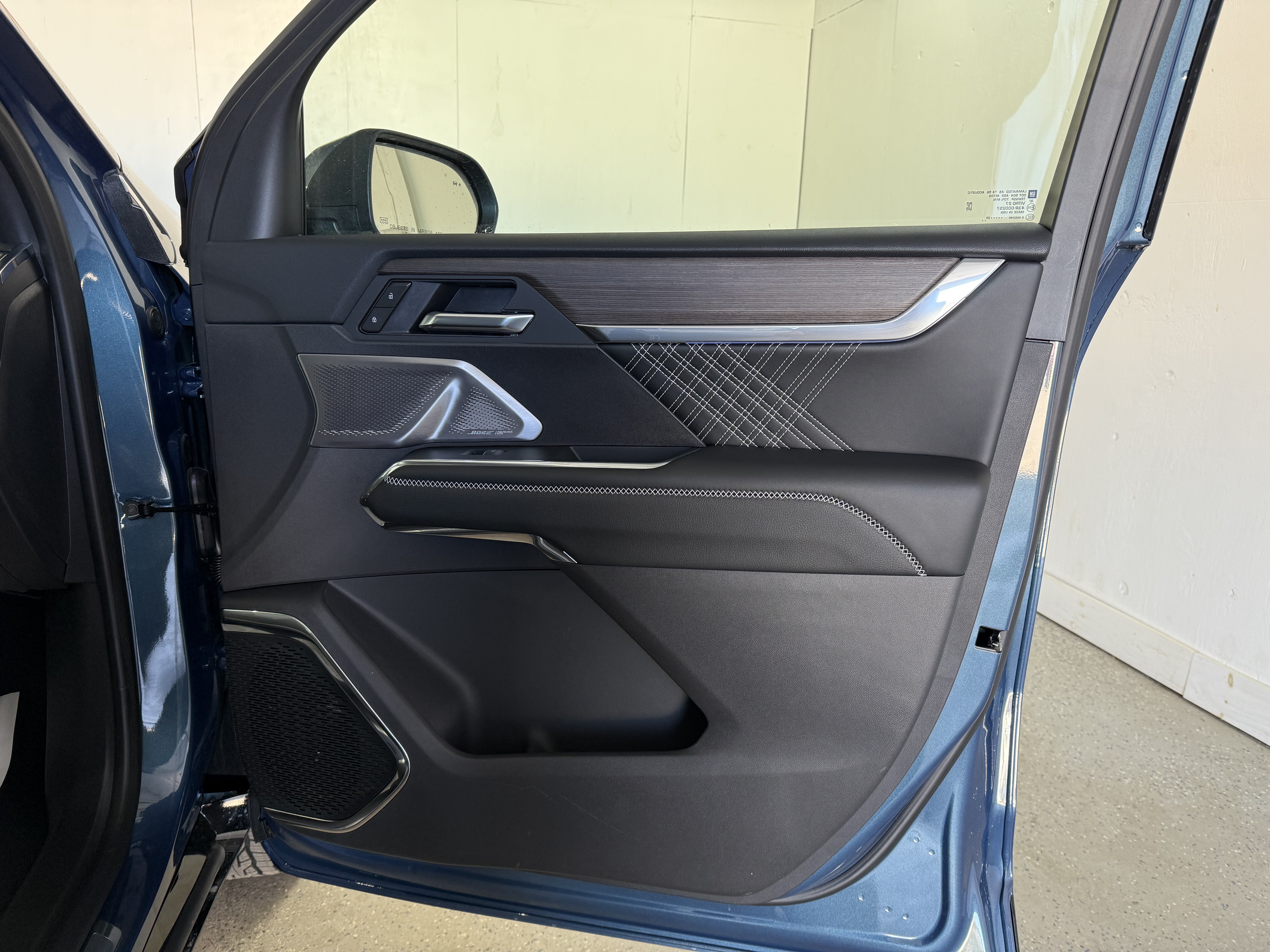 2025 GMC Acadia Denali - Photo 36