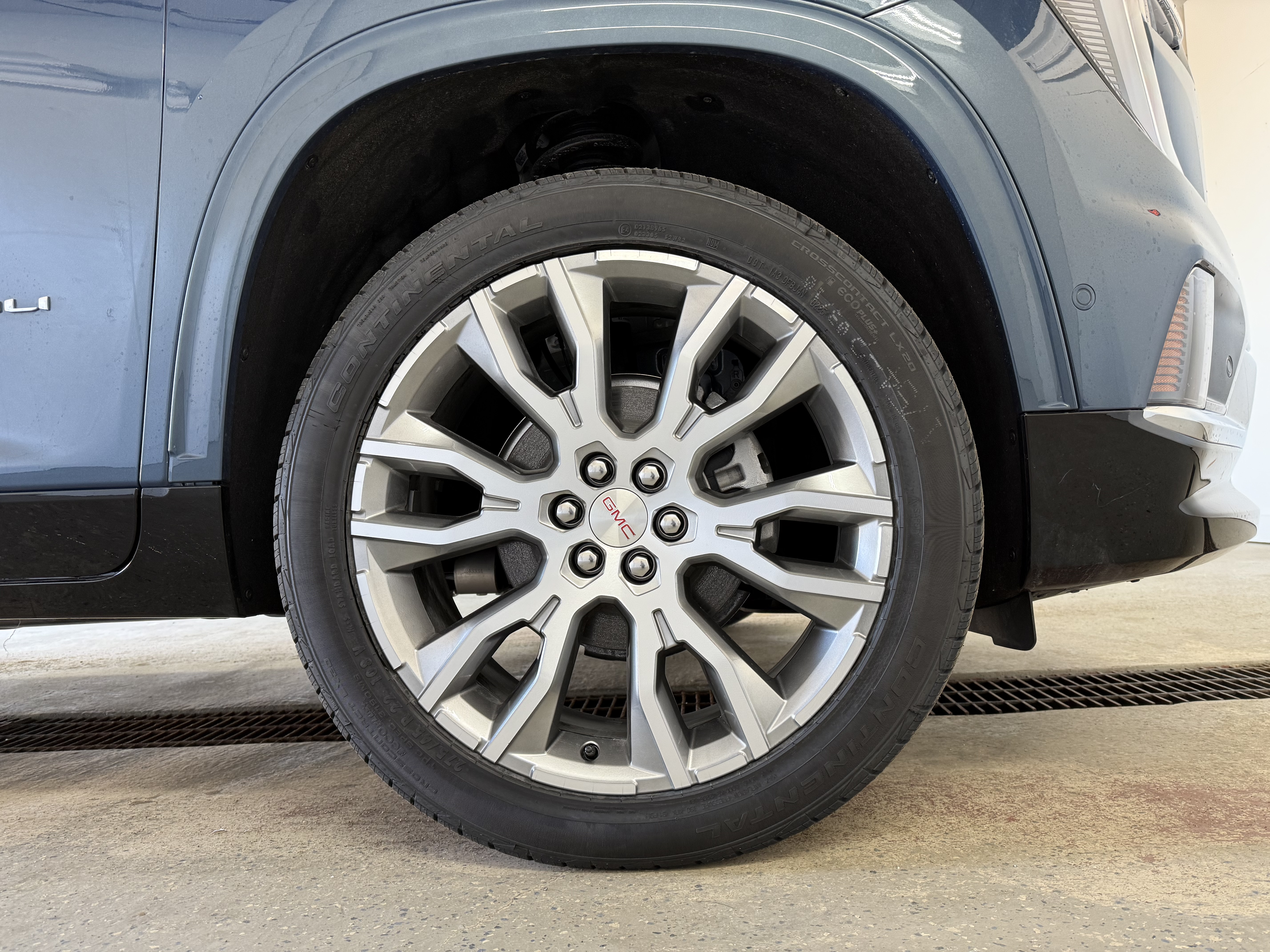 2025 GMC Acadia Denali - Photo 7