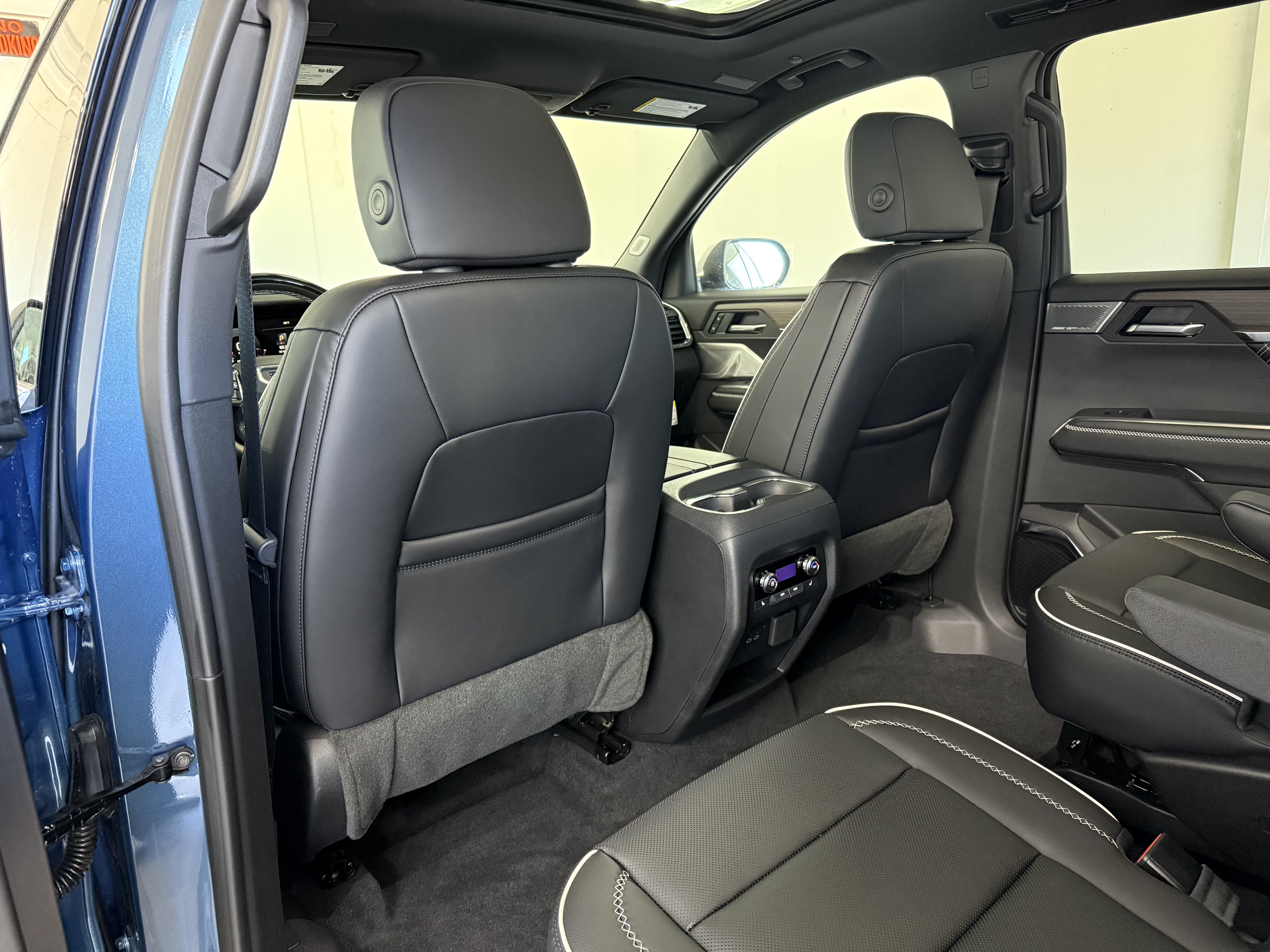 2025 GMC Acadia Denali - Photo 42