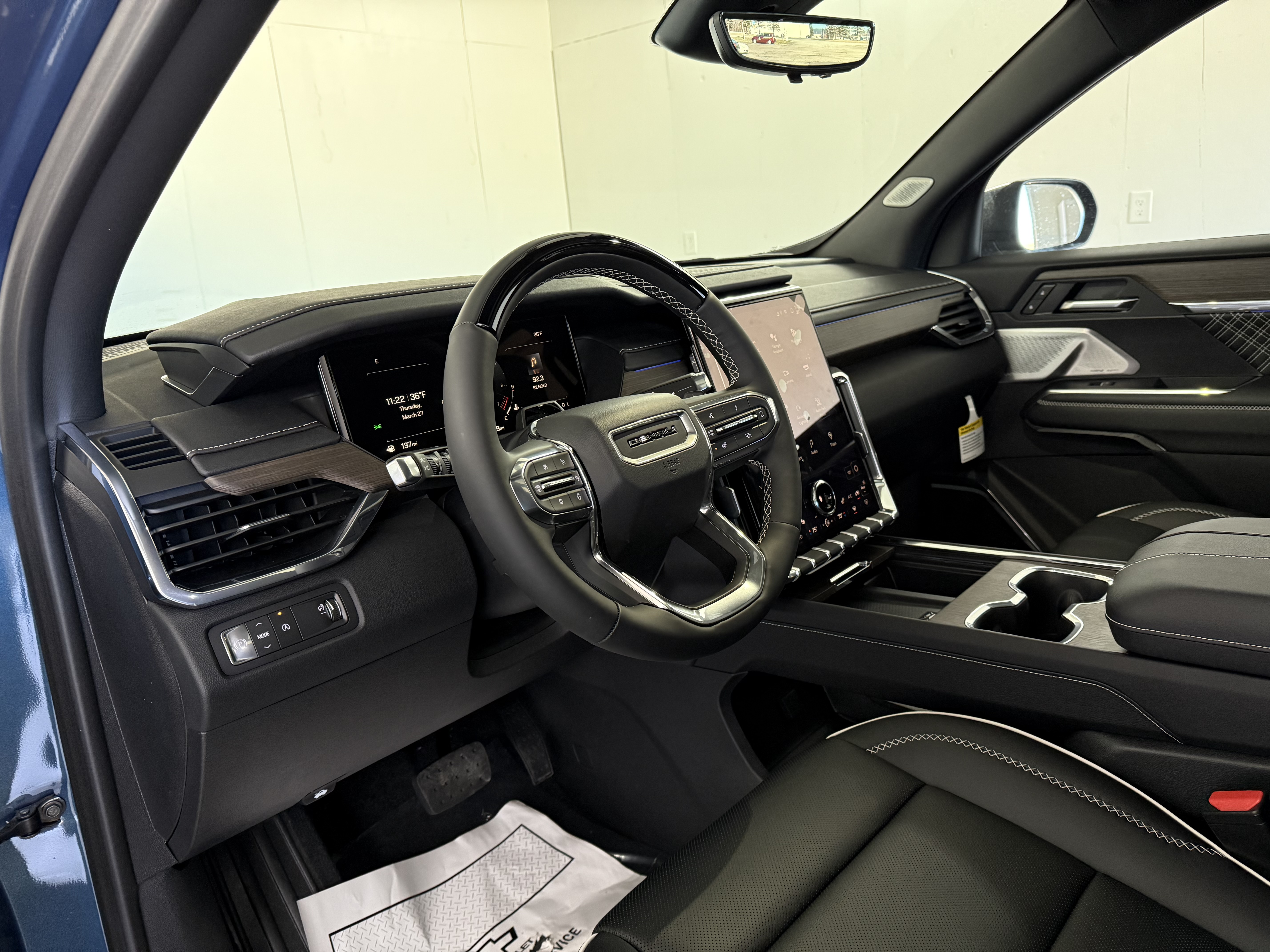 2025 GMC Acadia Denali - Photo 13