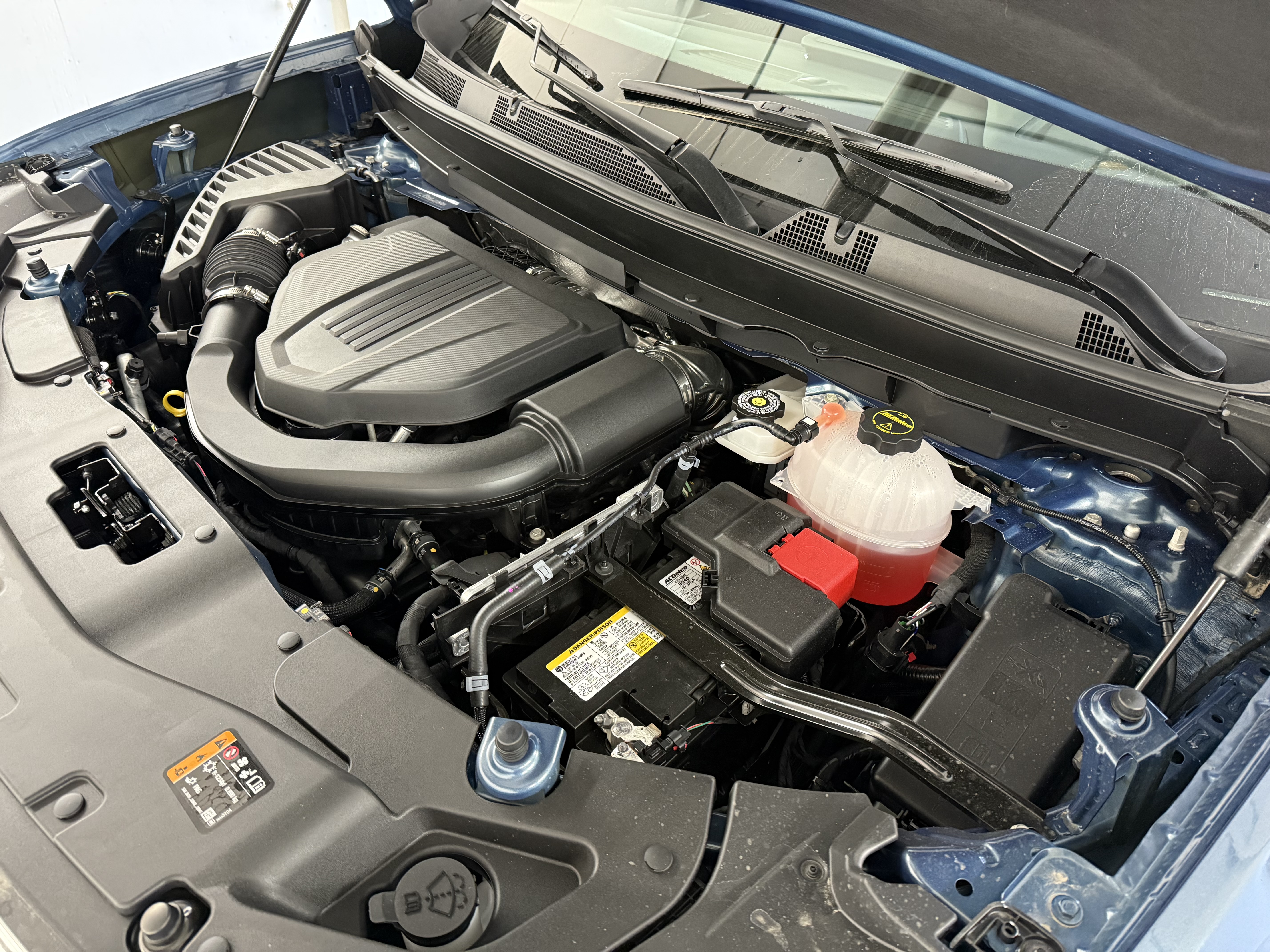 2025 GMC Acadia Denali - Photo 11