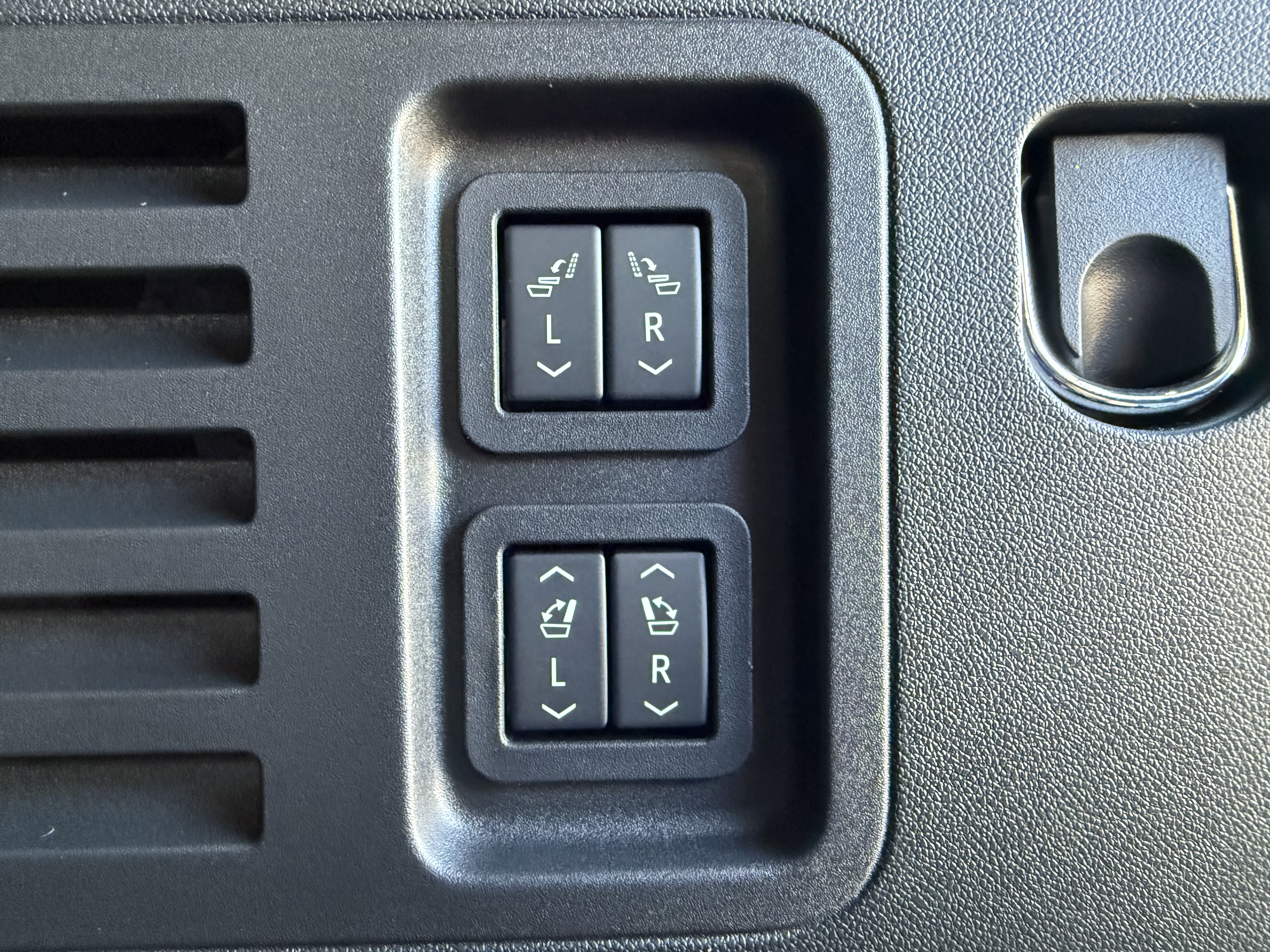 2025 GMC Acadia Denali - Photo 49