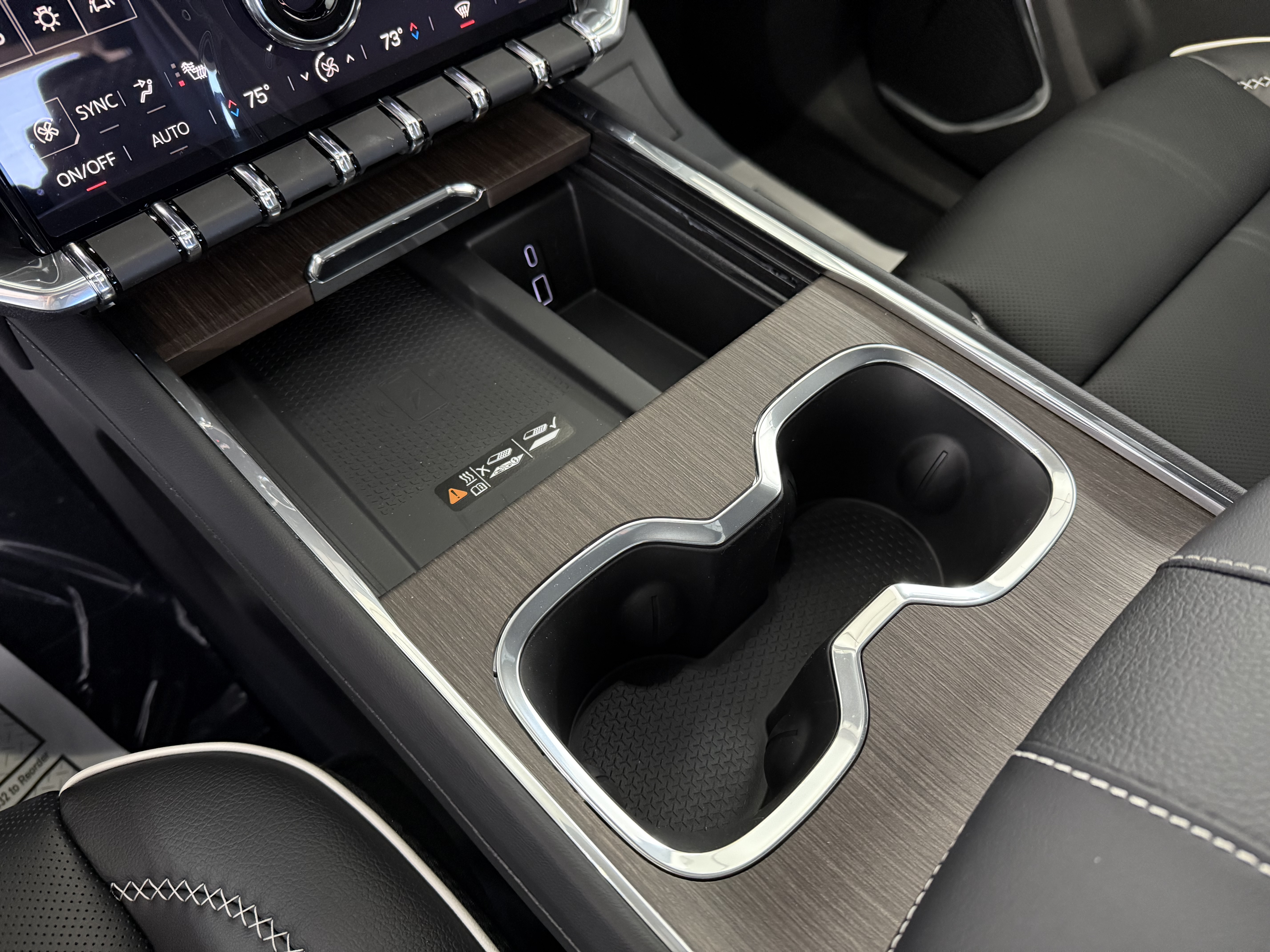 2025 GMC Acadia Denali - Photo 30