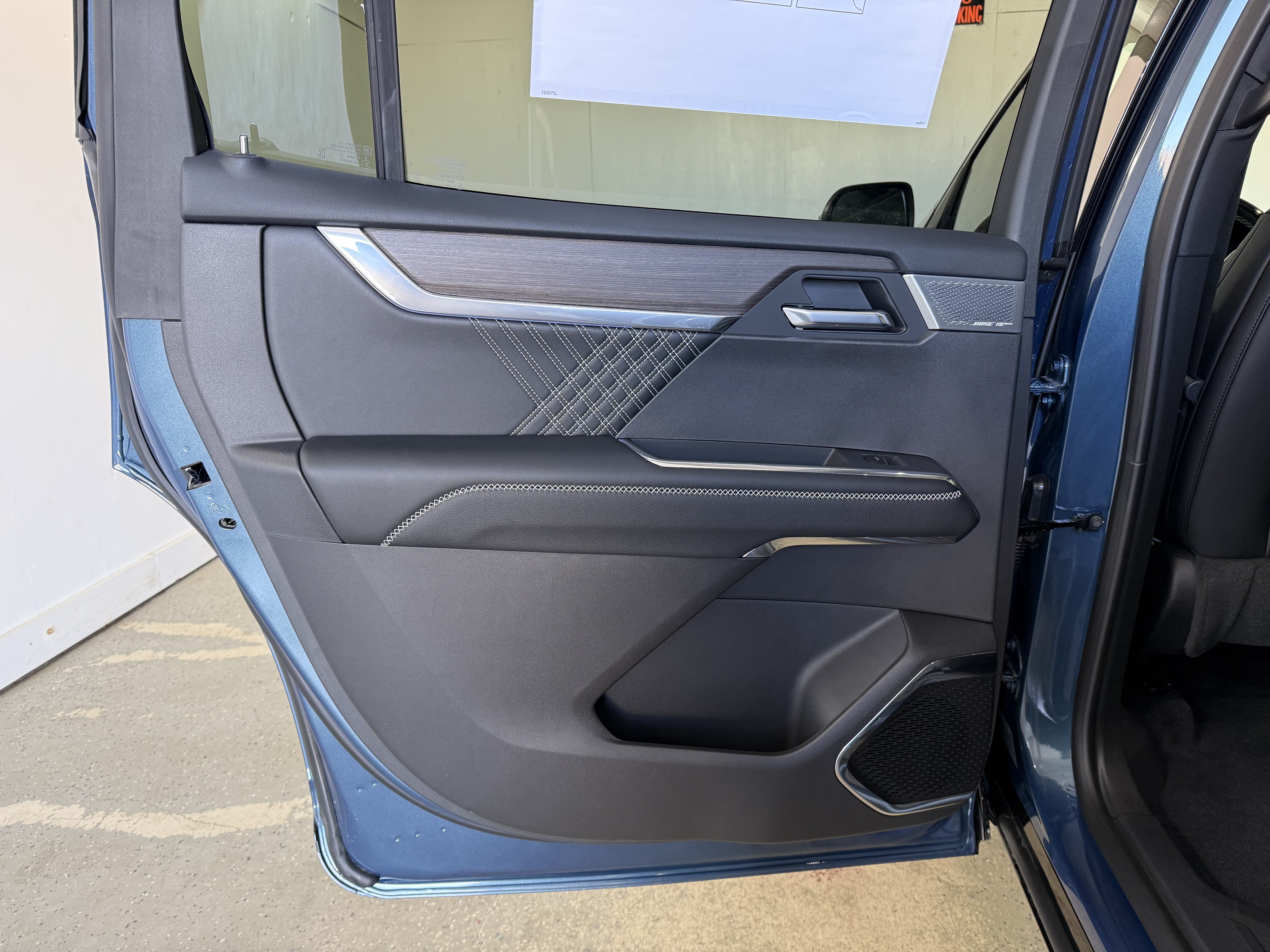 2025 GMC Acadia Denali - Photo 44