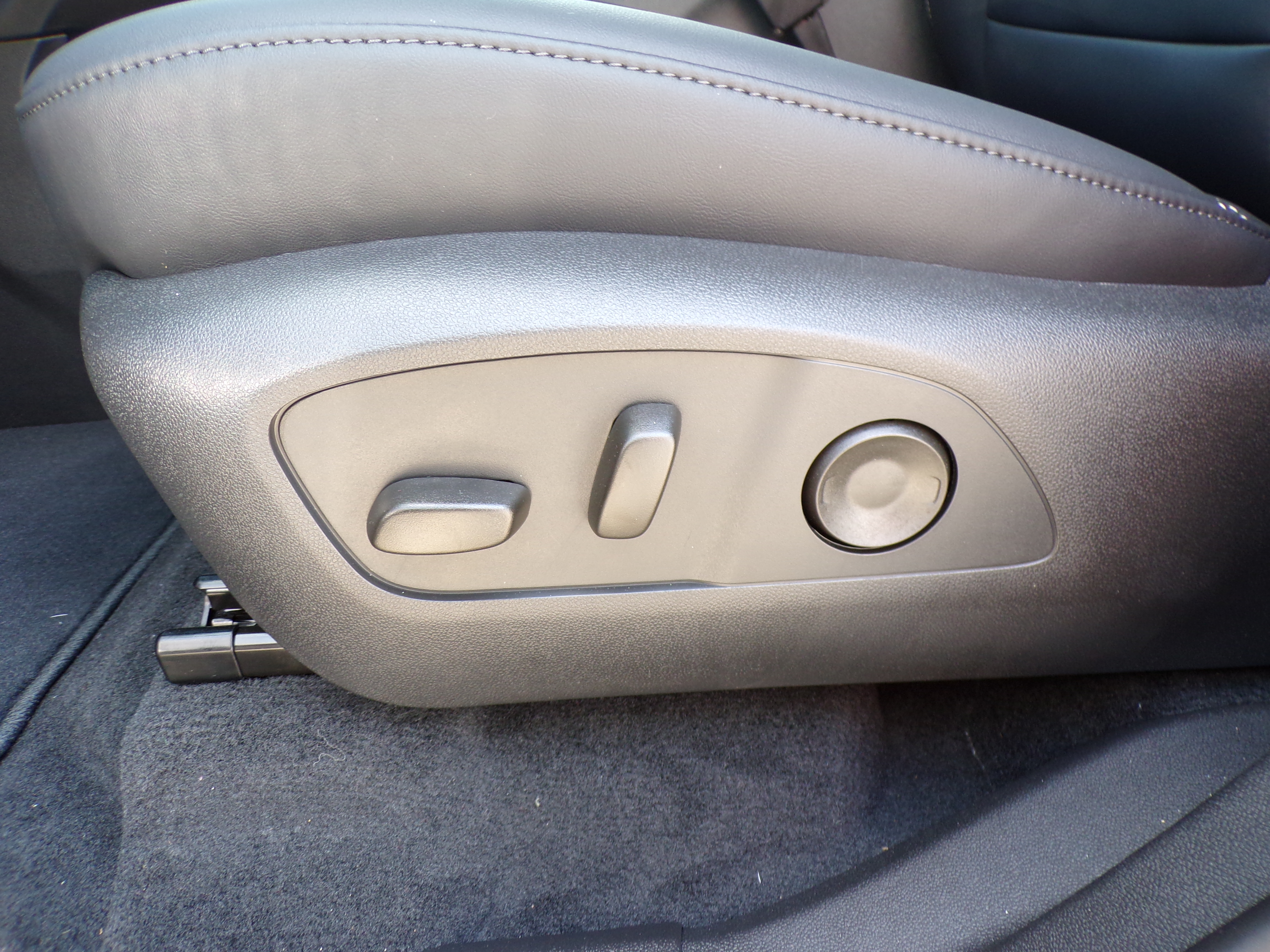2026 GMC Acadia Elevation - Photo 19
