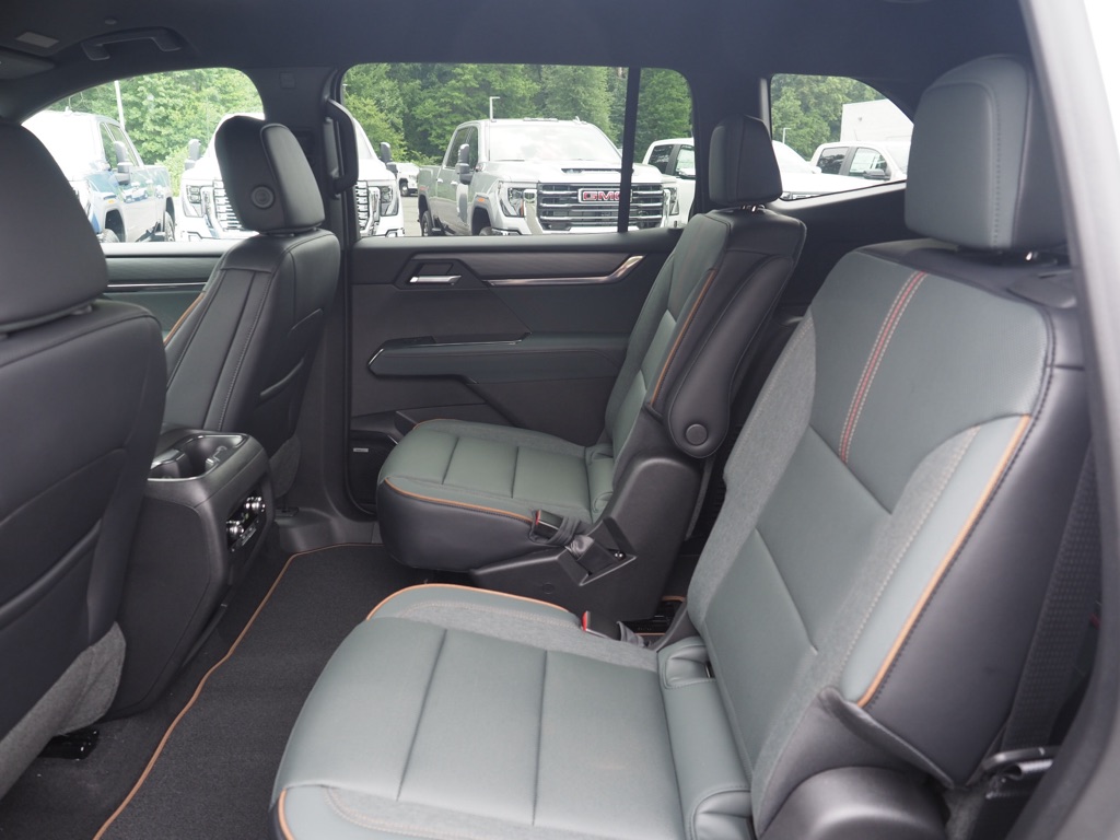 2026 GMC Acadia AT4 - Photo 15