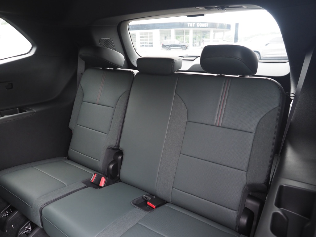 2026 GMC Acadia AT4 - Photo 17