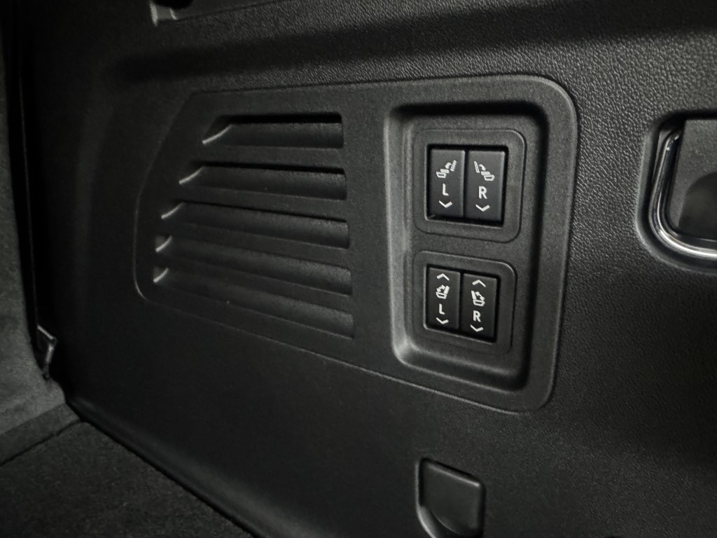 2026 GMC Acadia Denali Ultimate - Photo 59