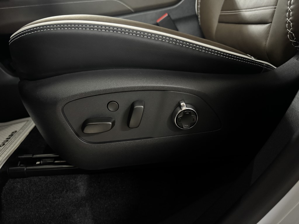 2026 GMC Acadia Denali Ultimate - Photo 51