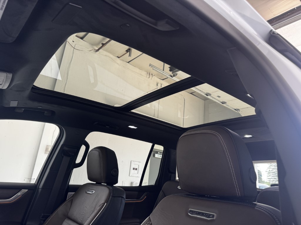 2026 GMC Acadia Denali Ultimate - Photo 28