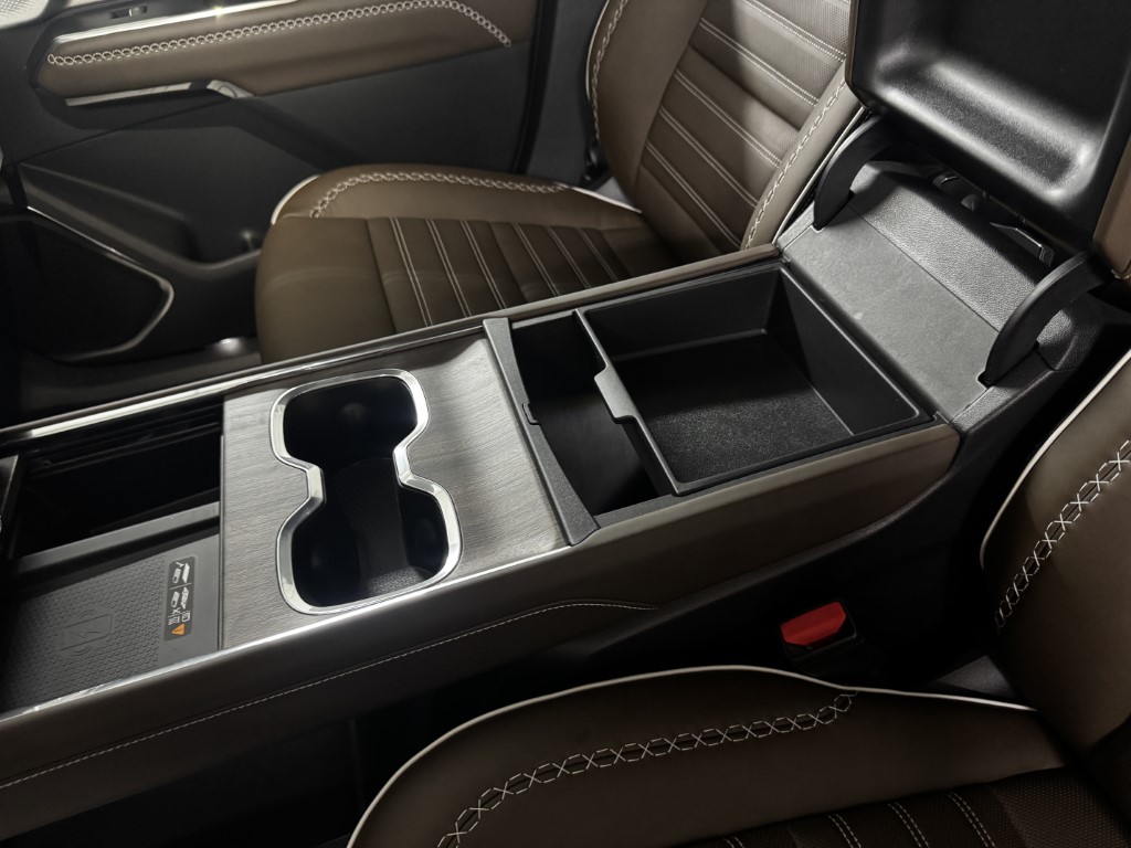 2026 GMC Acadia Denali Ultimate - Photo 20
