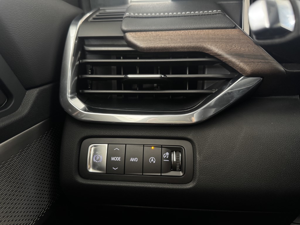 2026 GMC Acadia Denali Ultimate - Photo 44