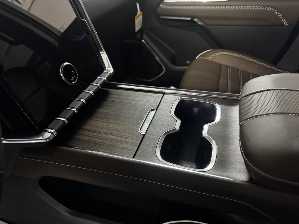2026 GMC Acadia Denali Ultimate - Photo 22