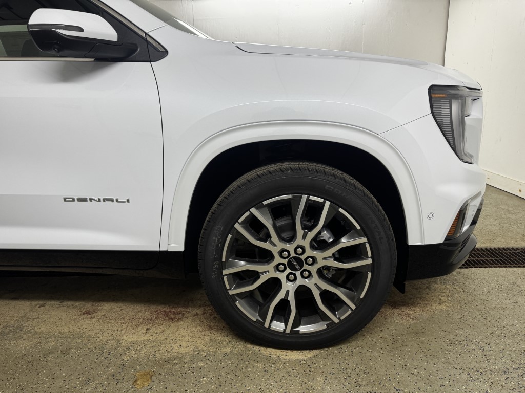 2026 GMC Acadia Denali Ultimate - Photo 10