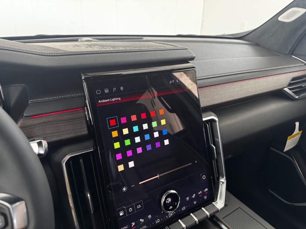 2026 GMC Acadia Denali Ultimate - Photo 32