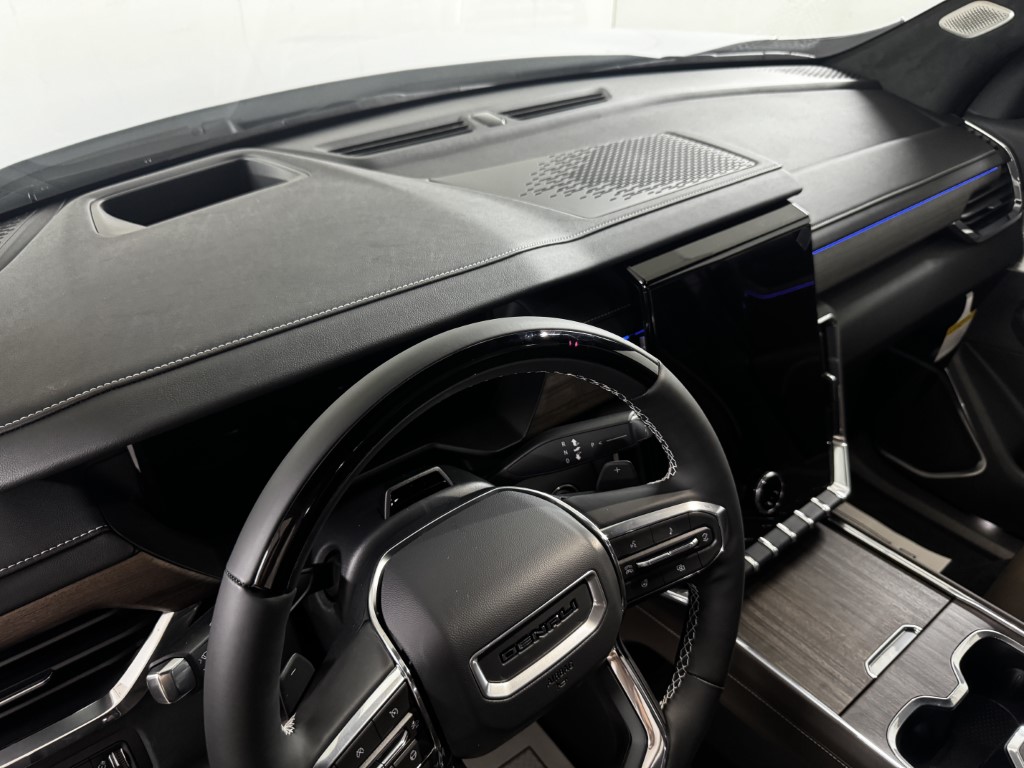 2026 GMC Acadia Denali Ultimate - Photo 25