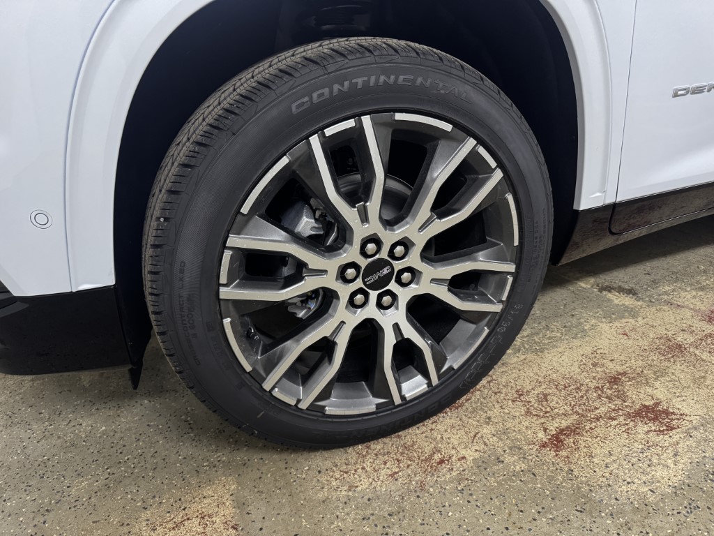 2026 GMC Acadia Denali Ultimate - Photo 11