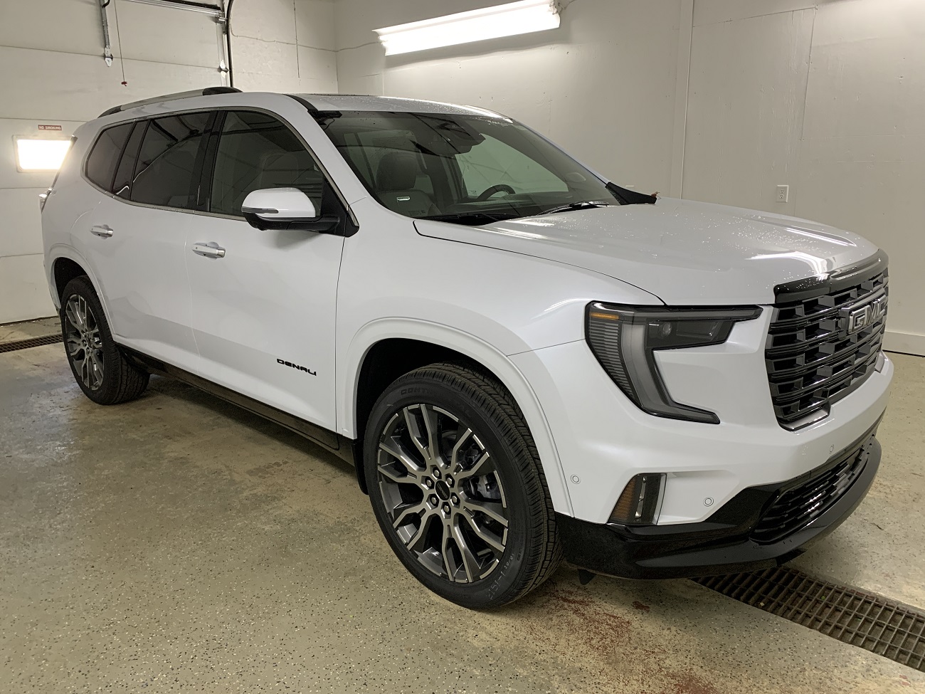 2026 GMC Acadia Denali Ultimate's photo