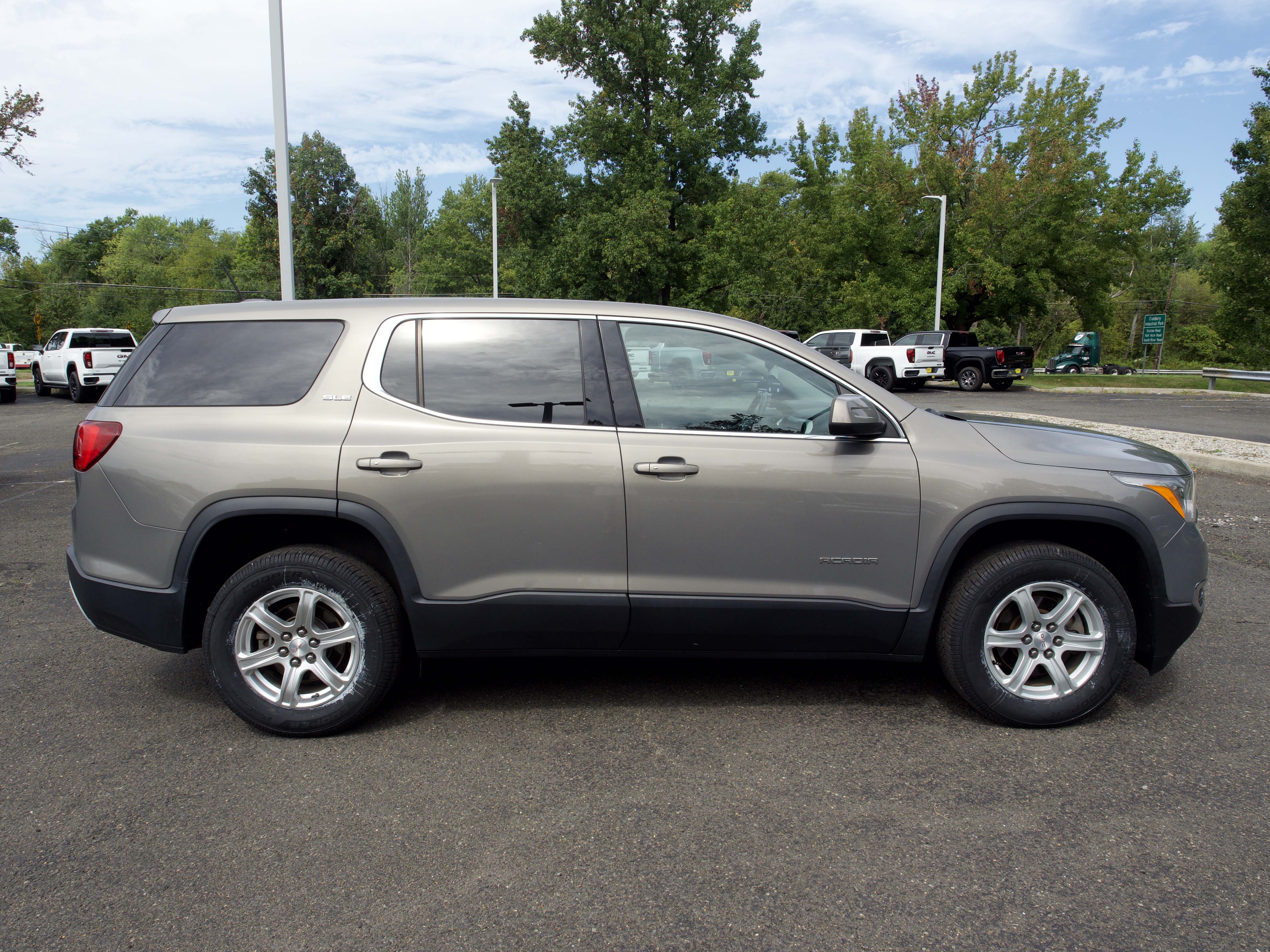 2019 GMC Acadia SLE-1 - Photo 6