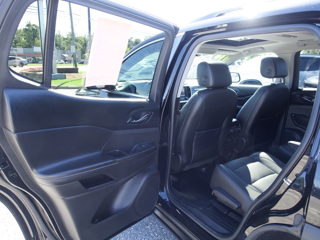 Certified Used 2018 EBONY TWILIGHT METALLIC GMC SLT image 15