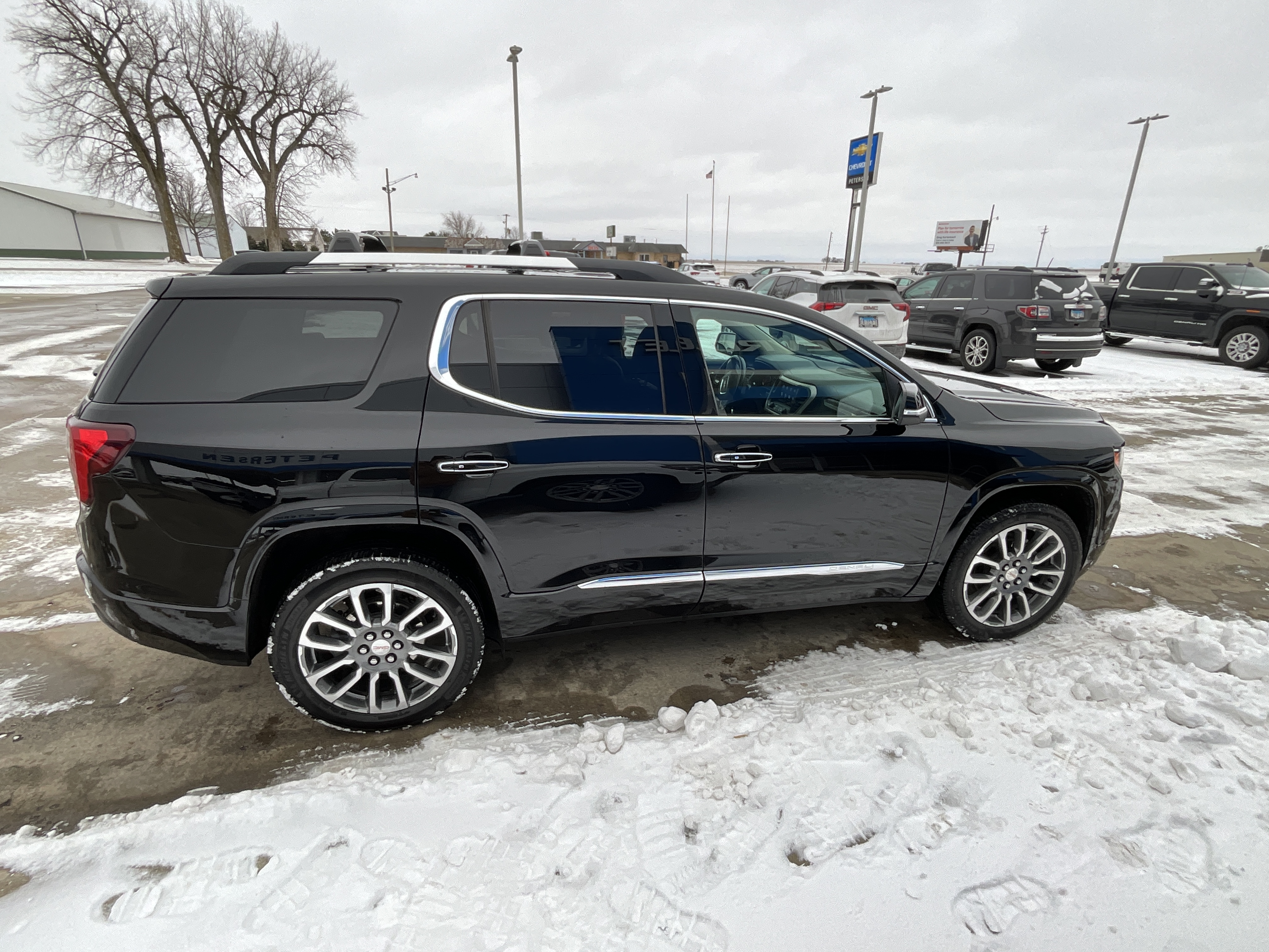 Used 2021 GMC Acadia Denali with VIN 1GKKNXLS6MZ215341 for sale in Fairbury, IL