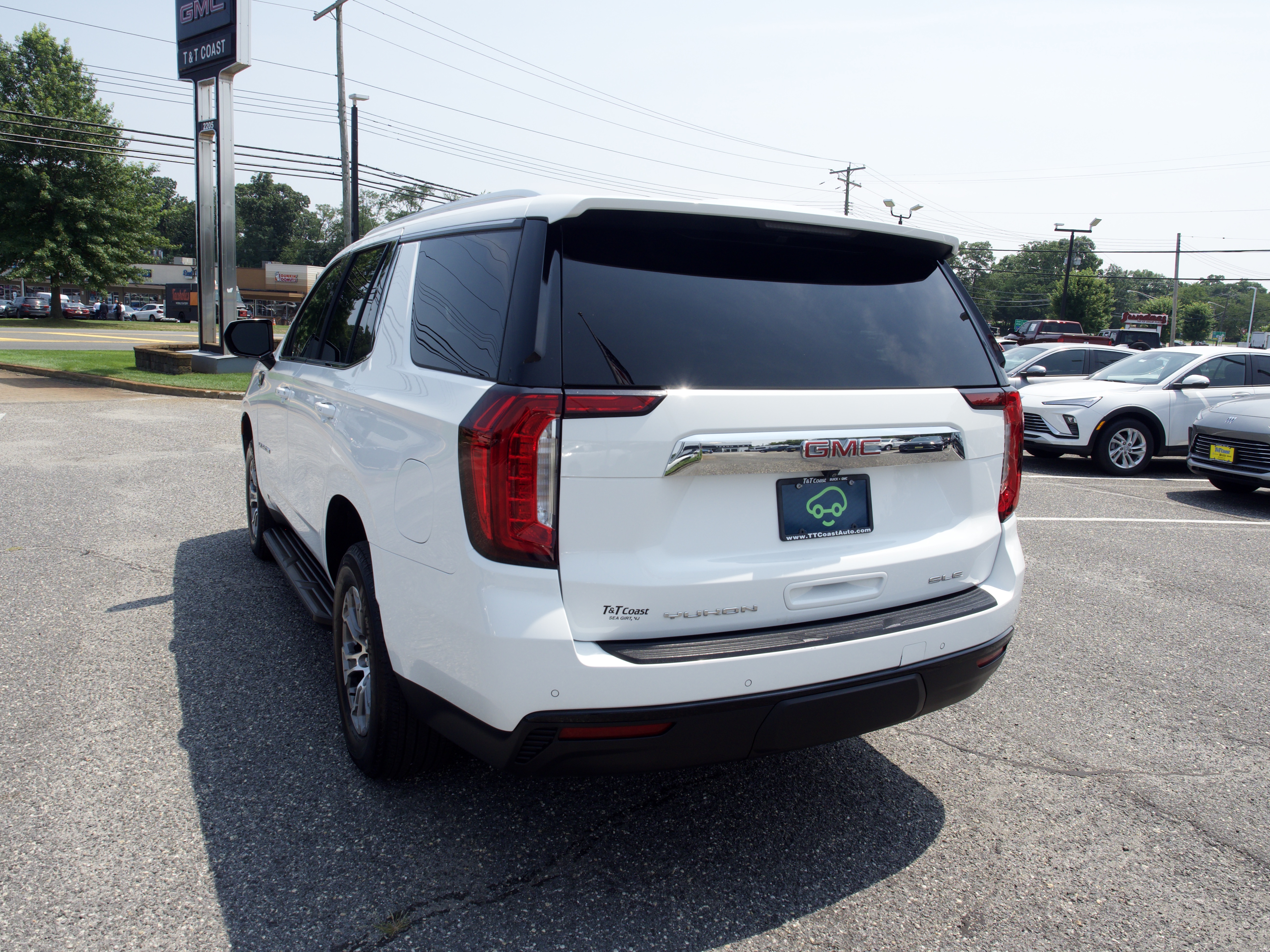 2024 GMC Yukon SLE - Photo 8