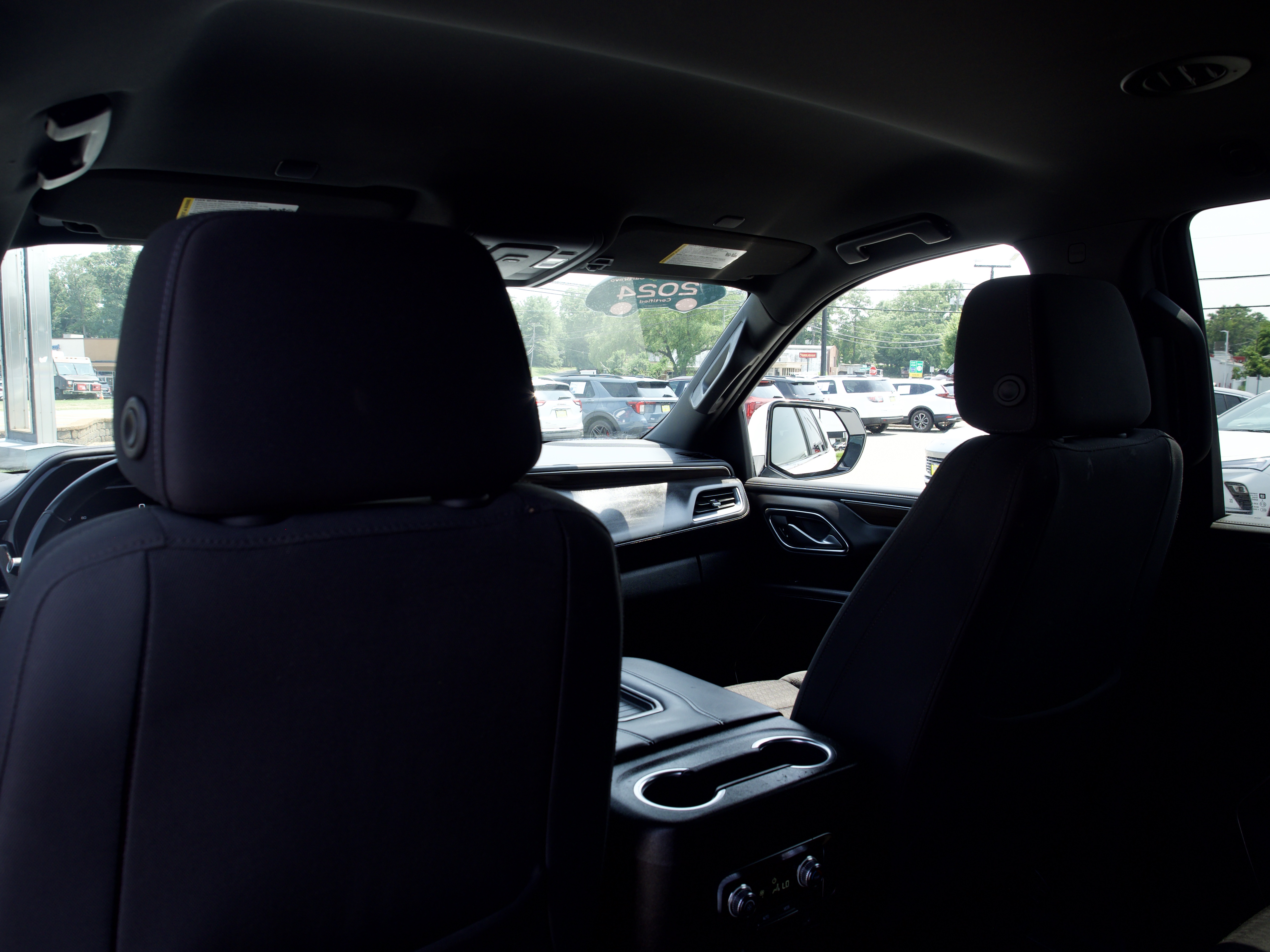 2024 GMC Yukon SLE - Photo 24