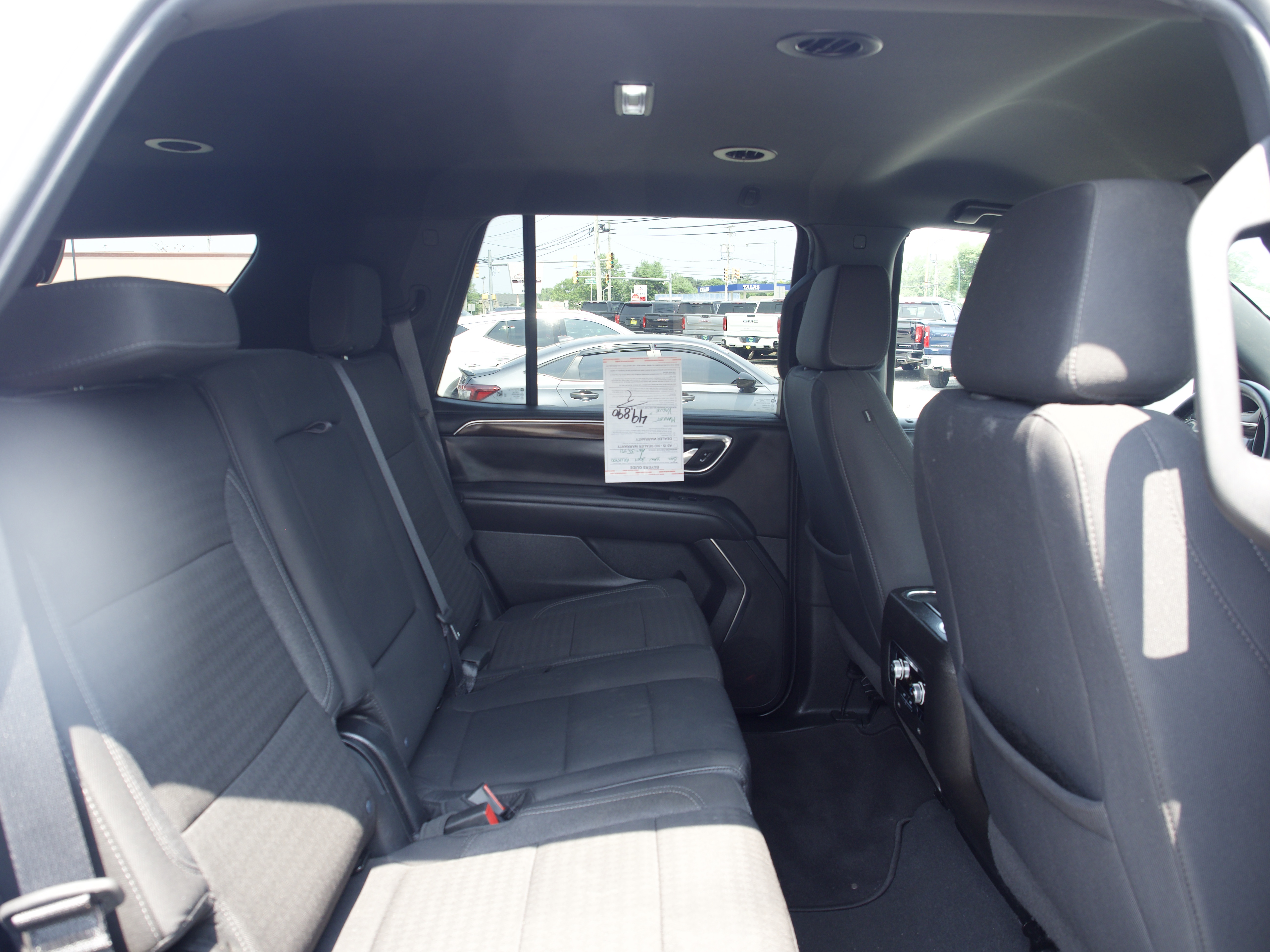 2024 GMC Yukon SLE - Photo 30