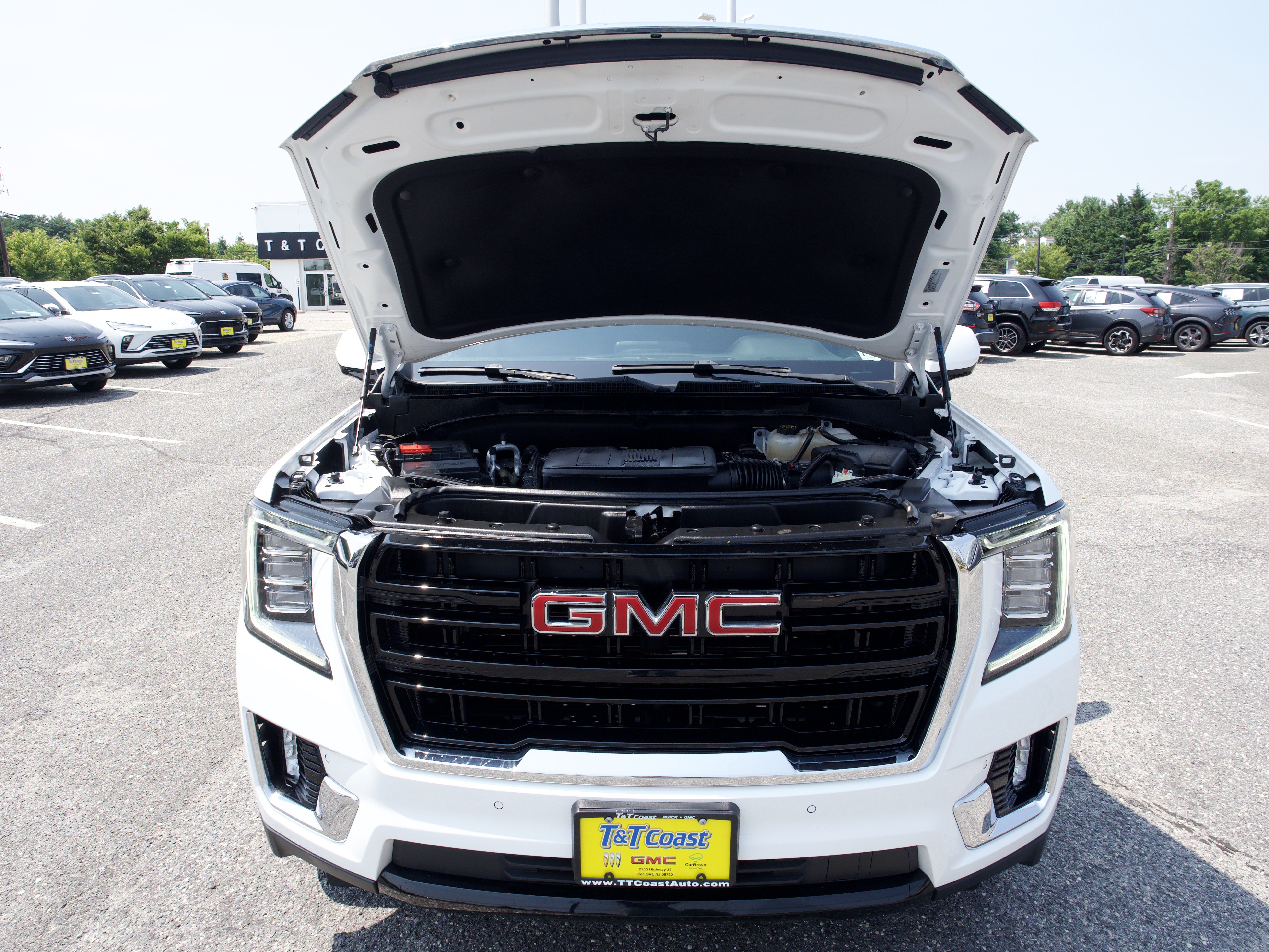 2024 GMC Yukon SLE - Photo 40