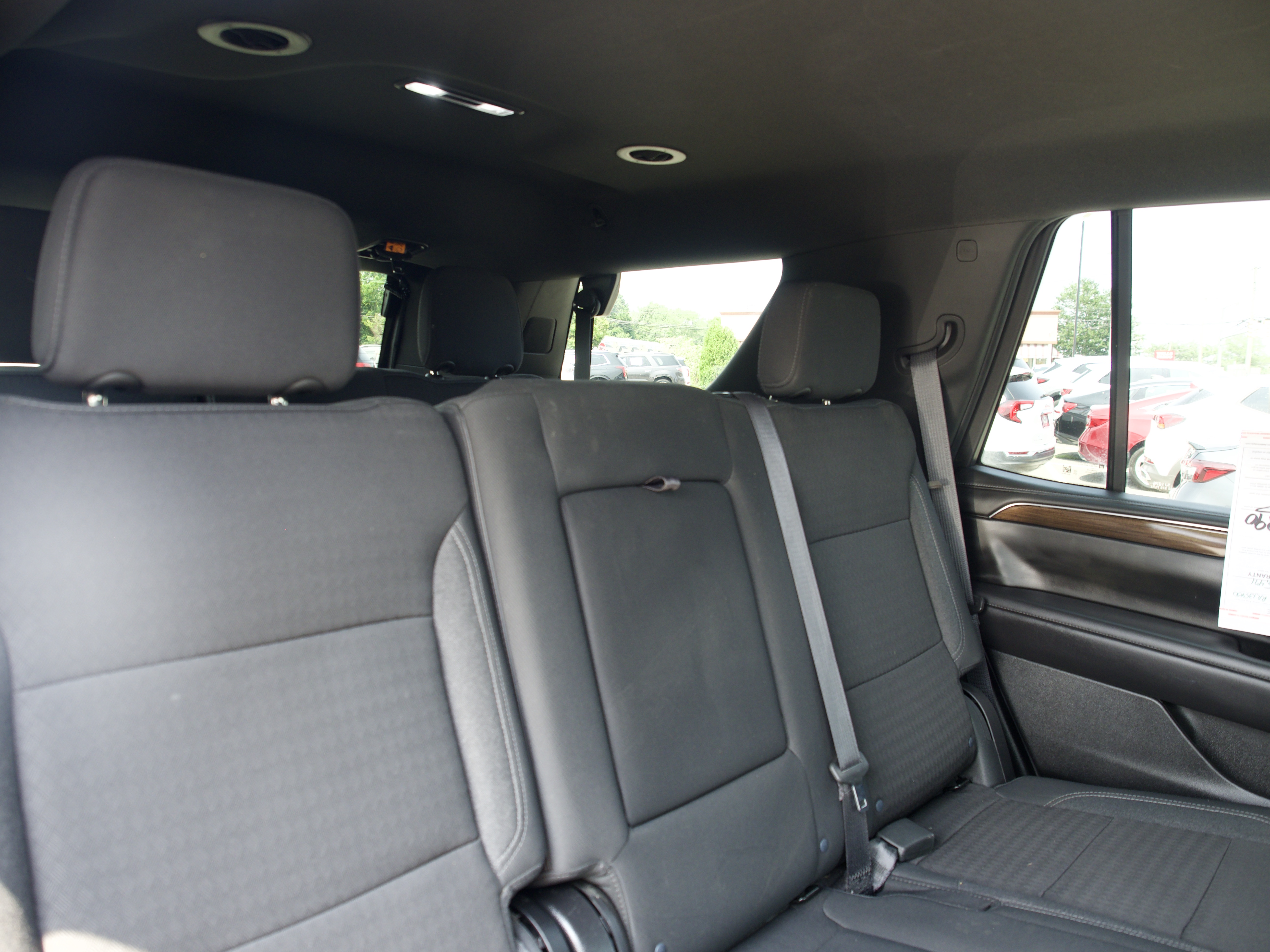 2024 GMC Yukon SLE - Photo 31