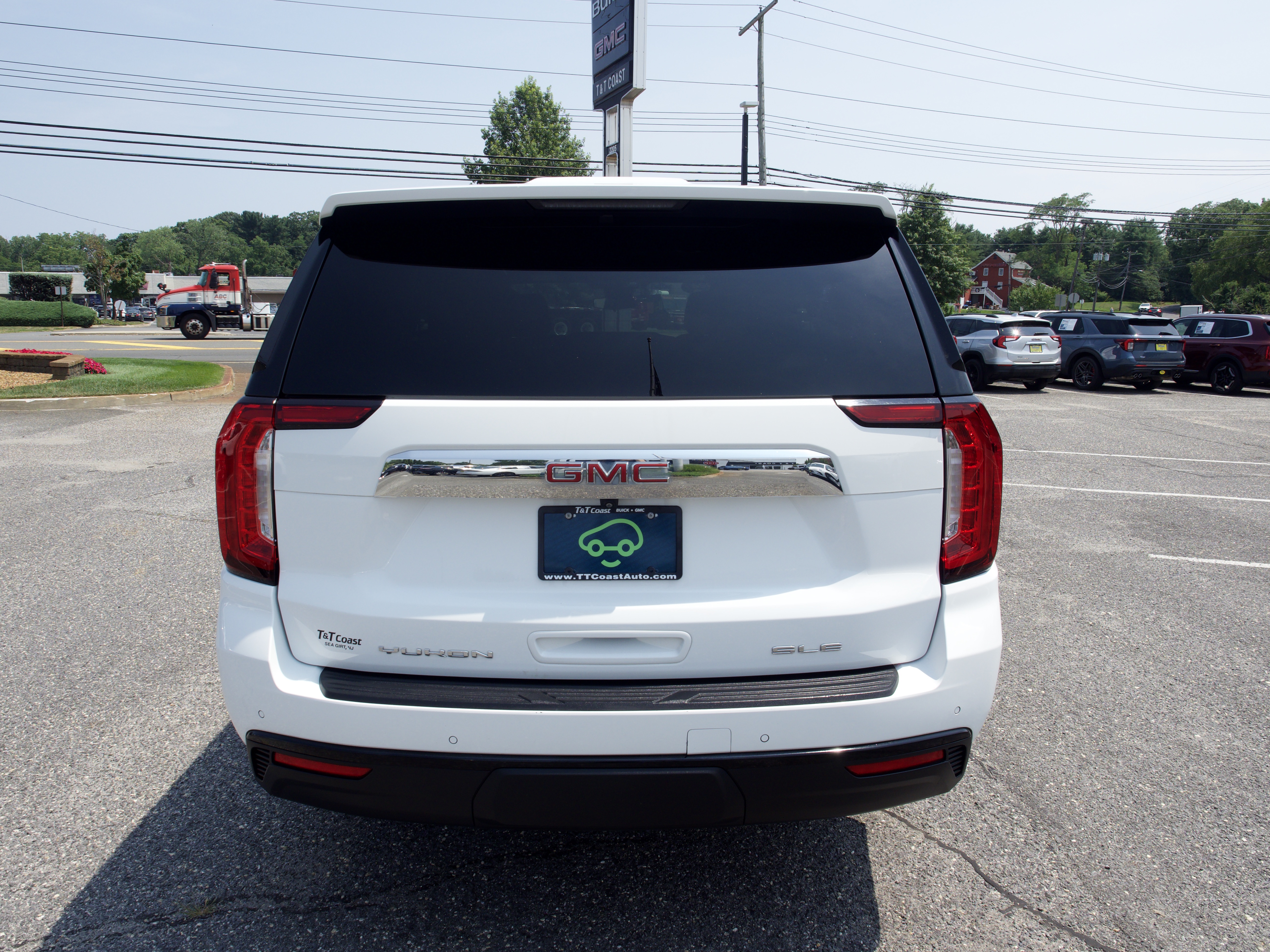 2024 GMC Yukon SLE - Photo 7