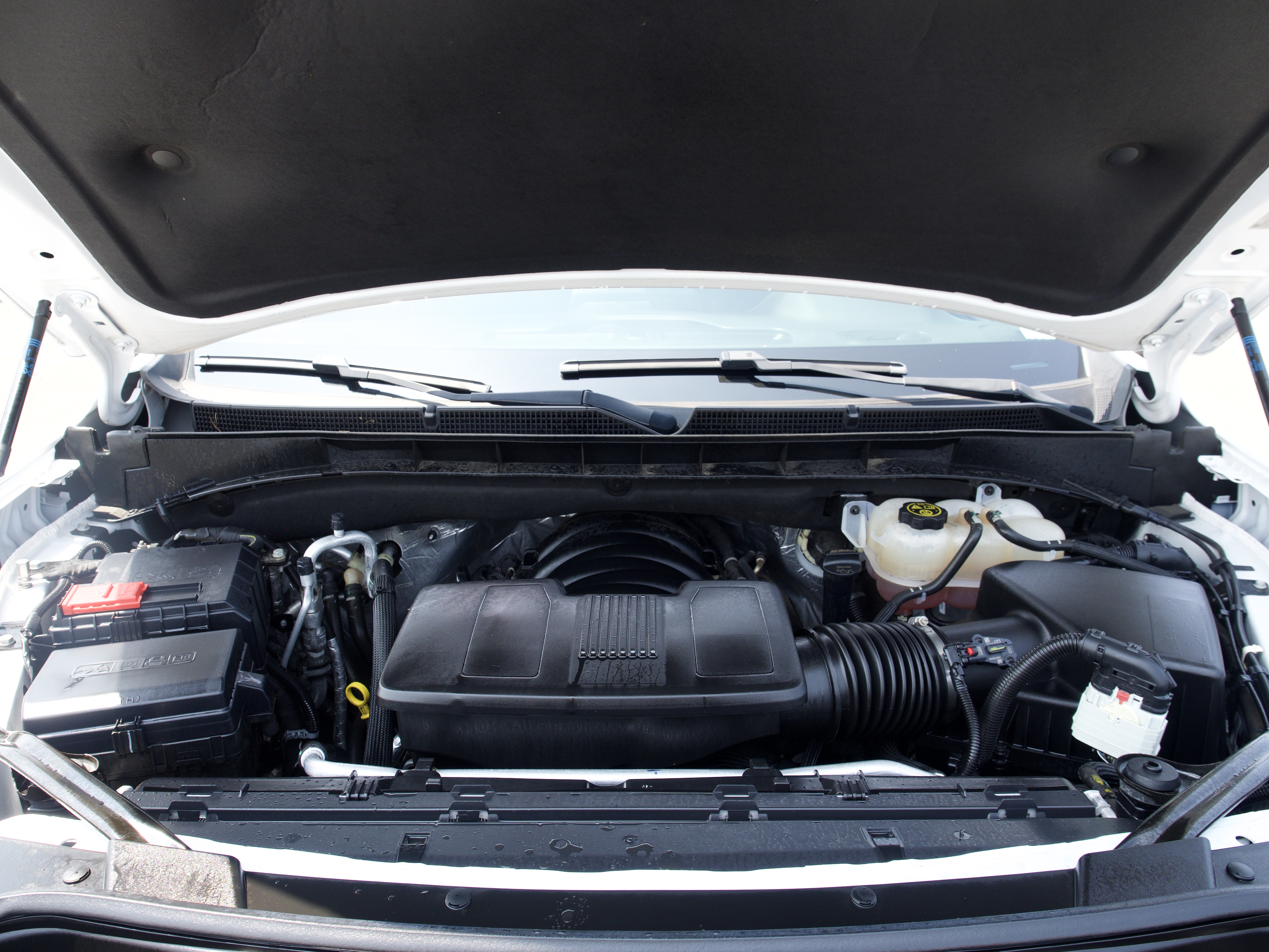 2024 GMC Yukon SLE - Photo 41