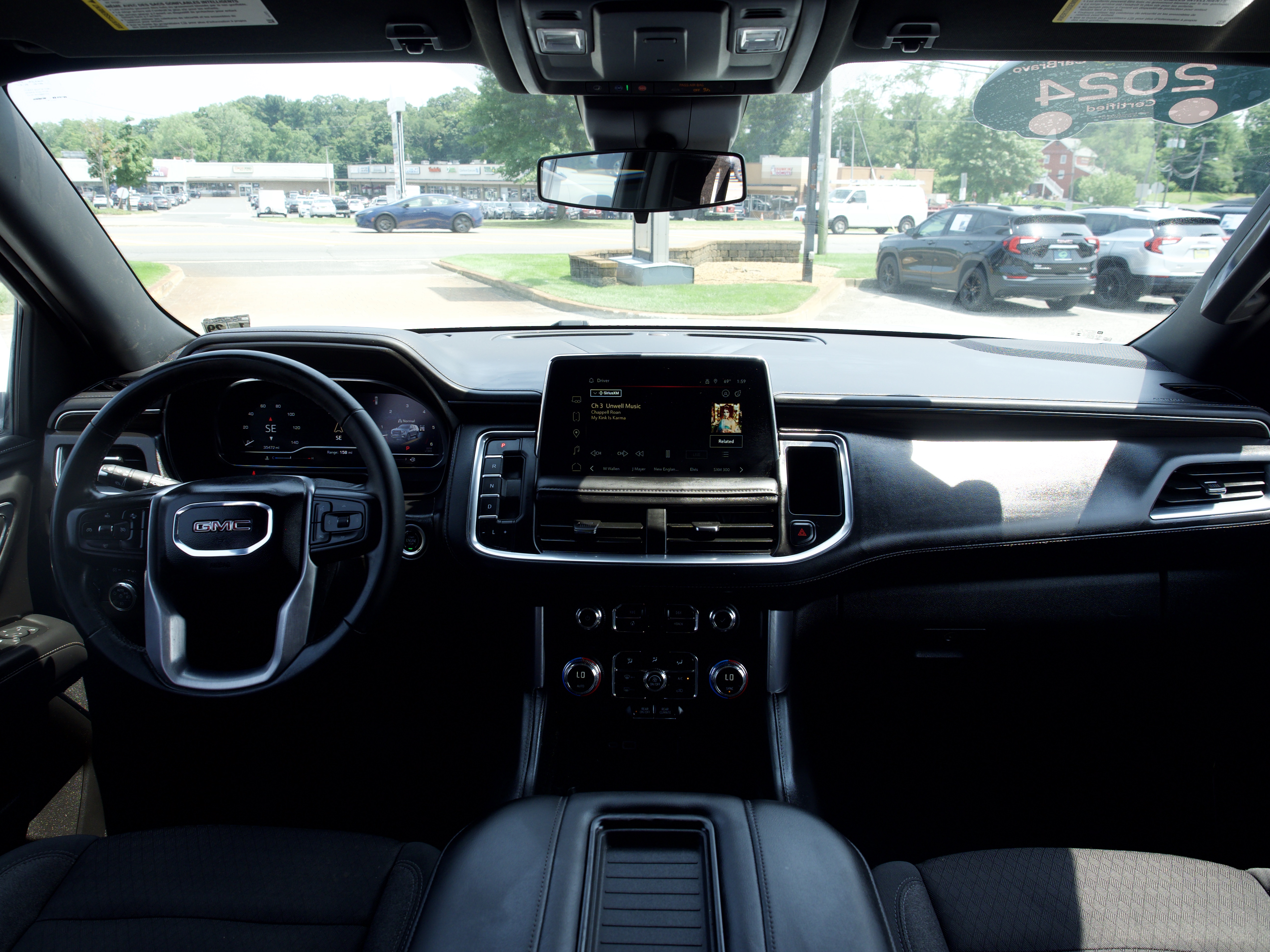 2024 GMC Yukon SLE - Photo 25