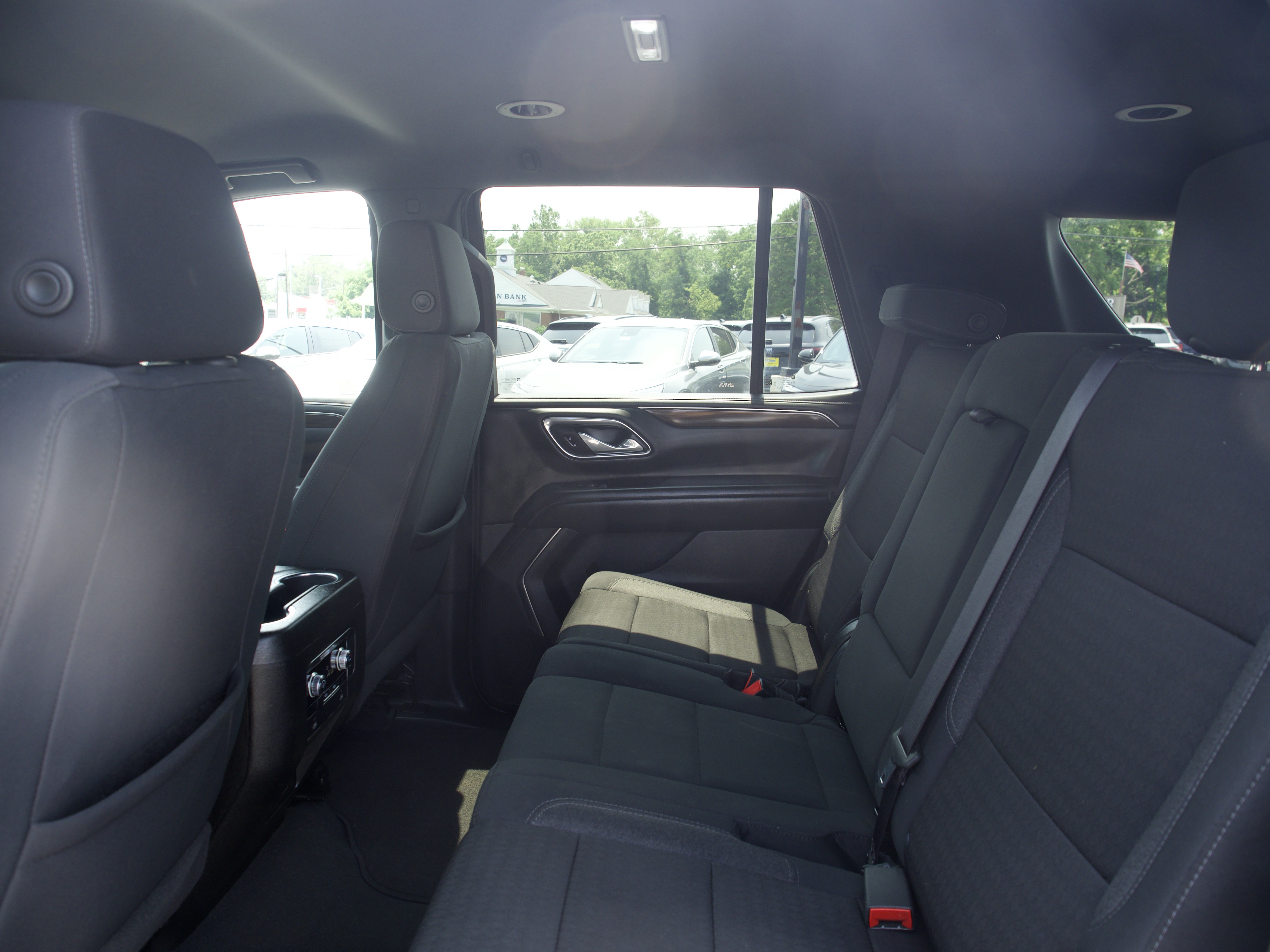 2024 GMC Yukon SLE - Photo 21