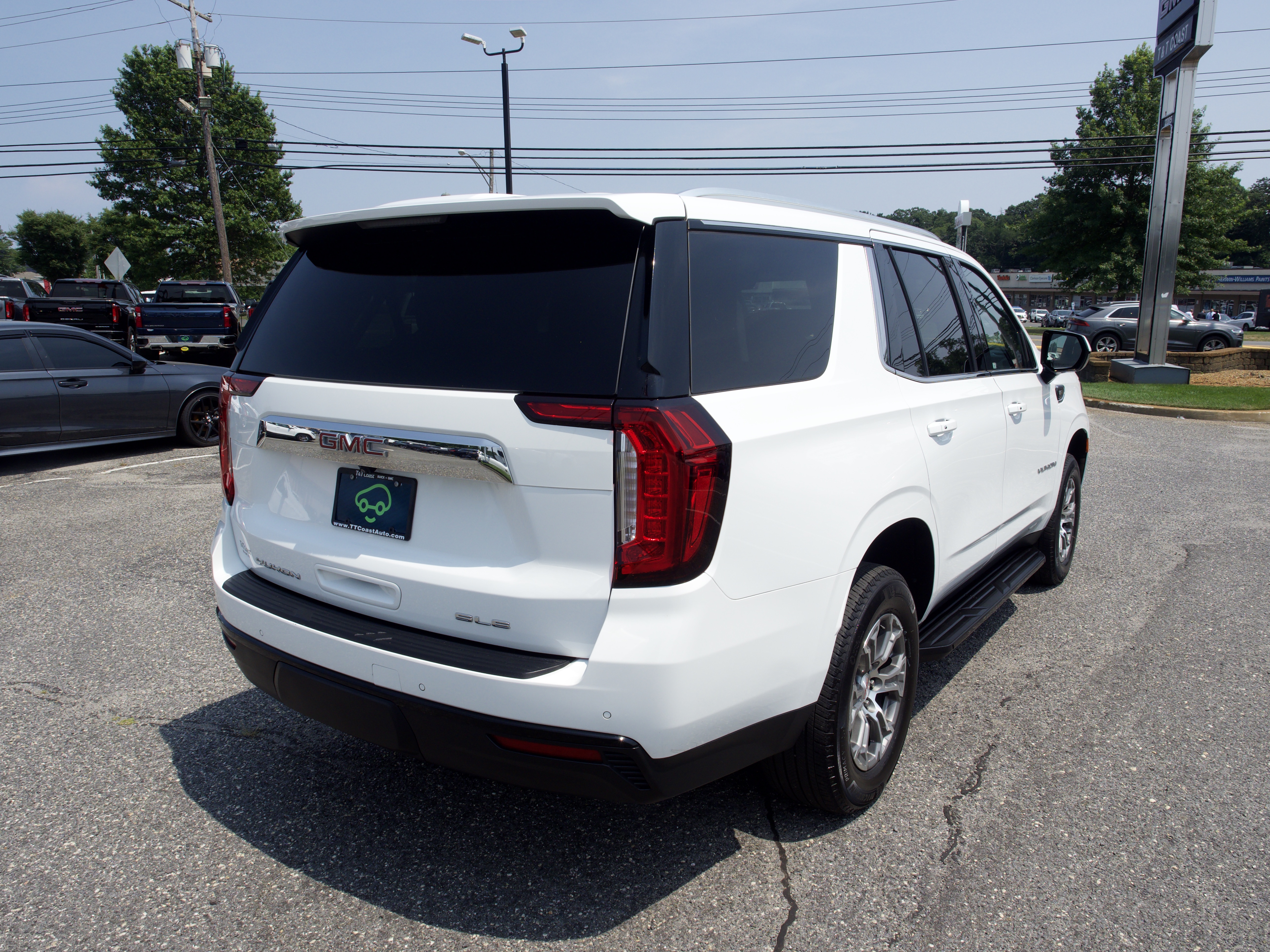 2024 GMC Yukon SLE - Photo 6