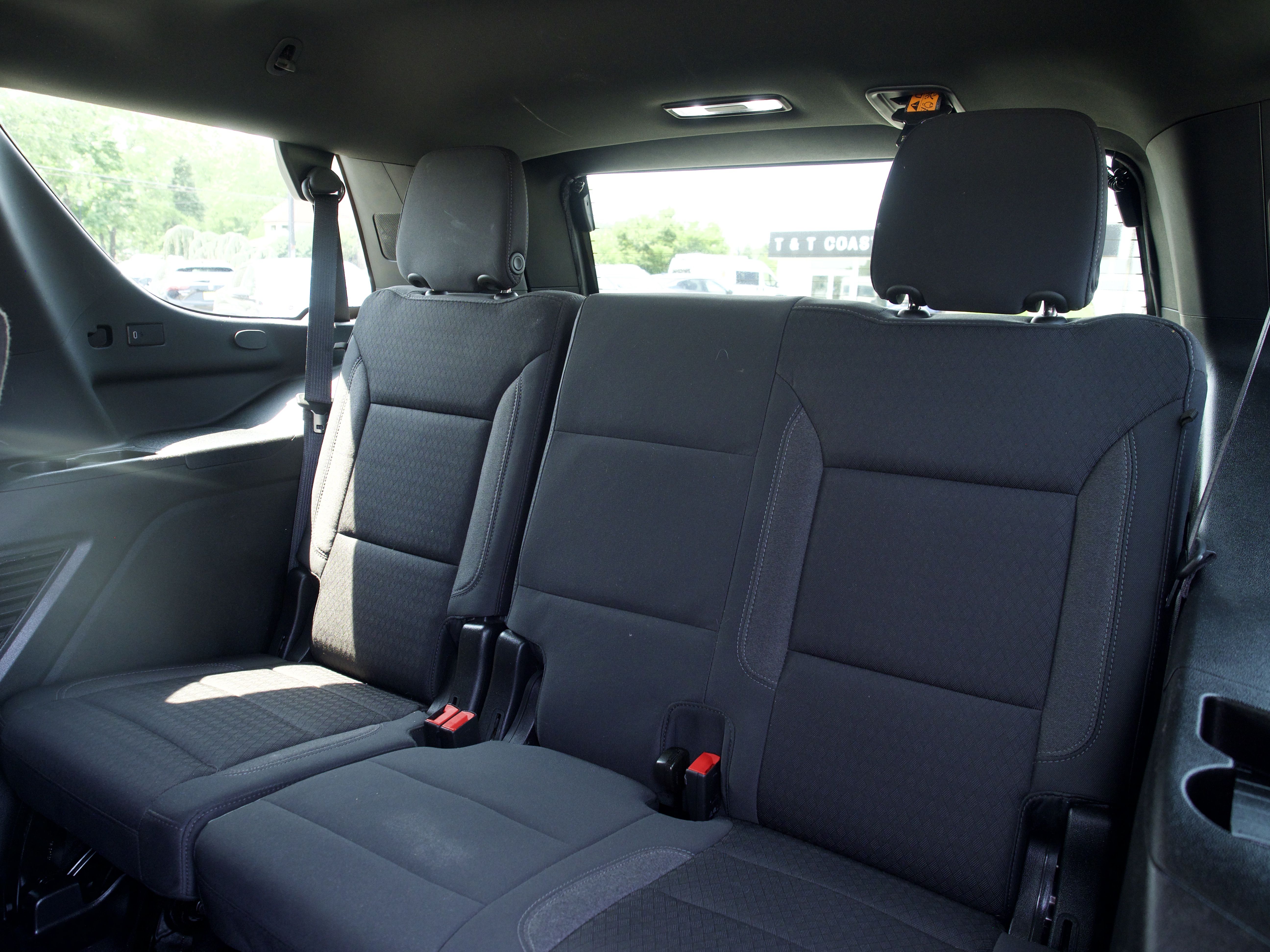 2024 GMC Yukon SLE - Photo 23