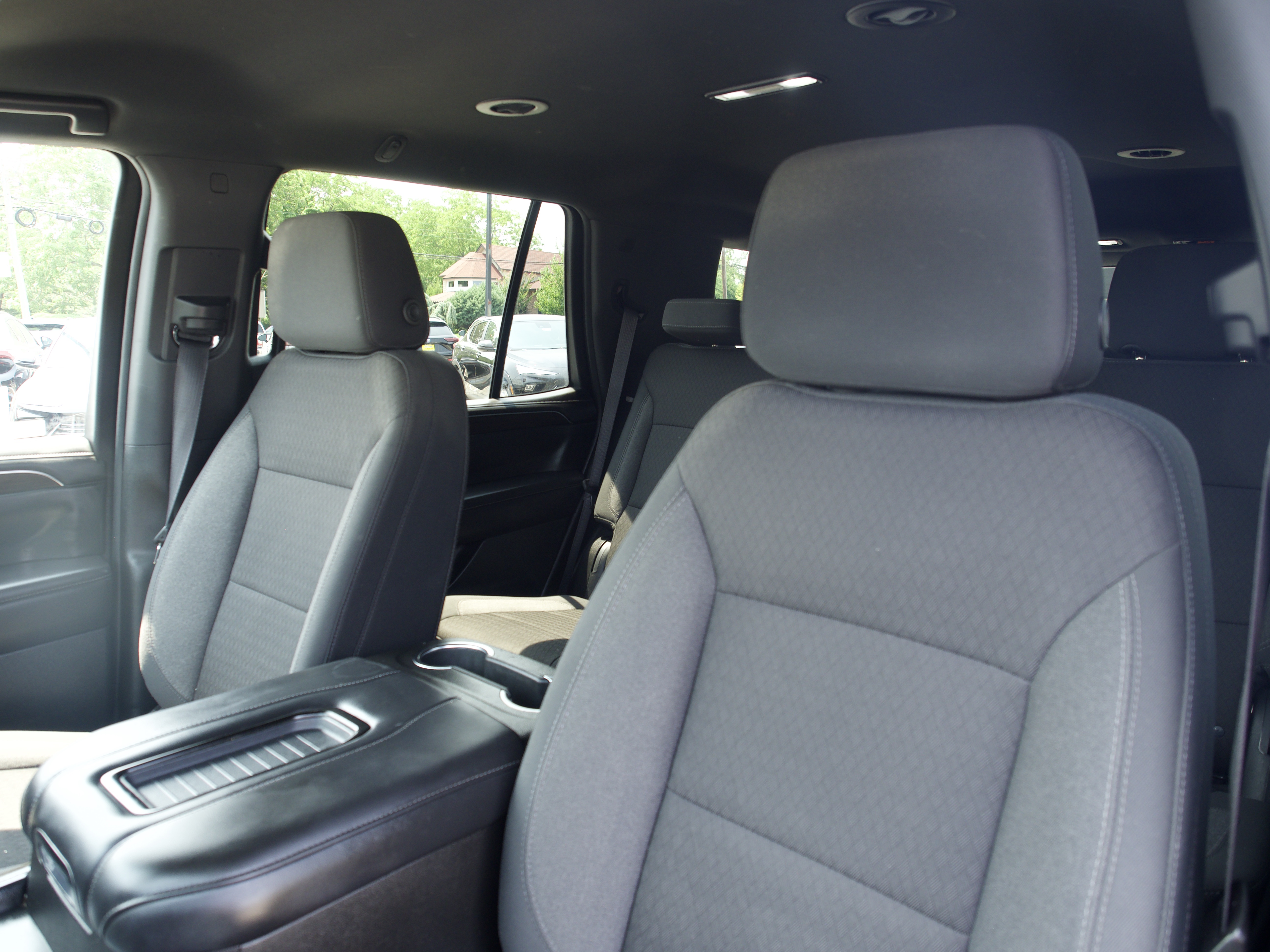 2024 GMC Yukon SLE - Photo 18