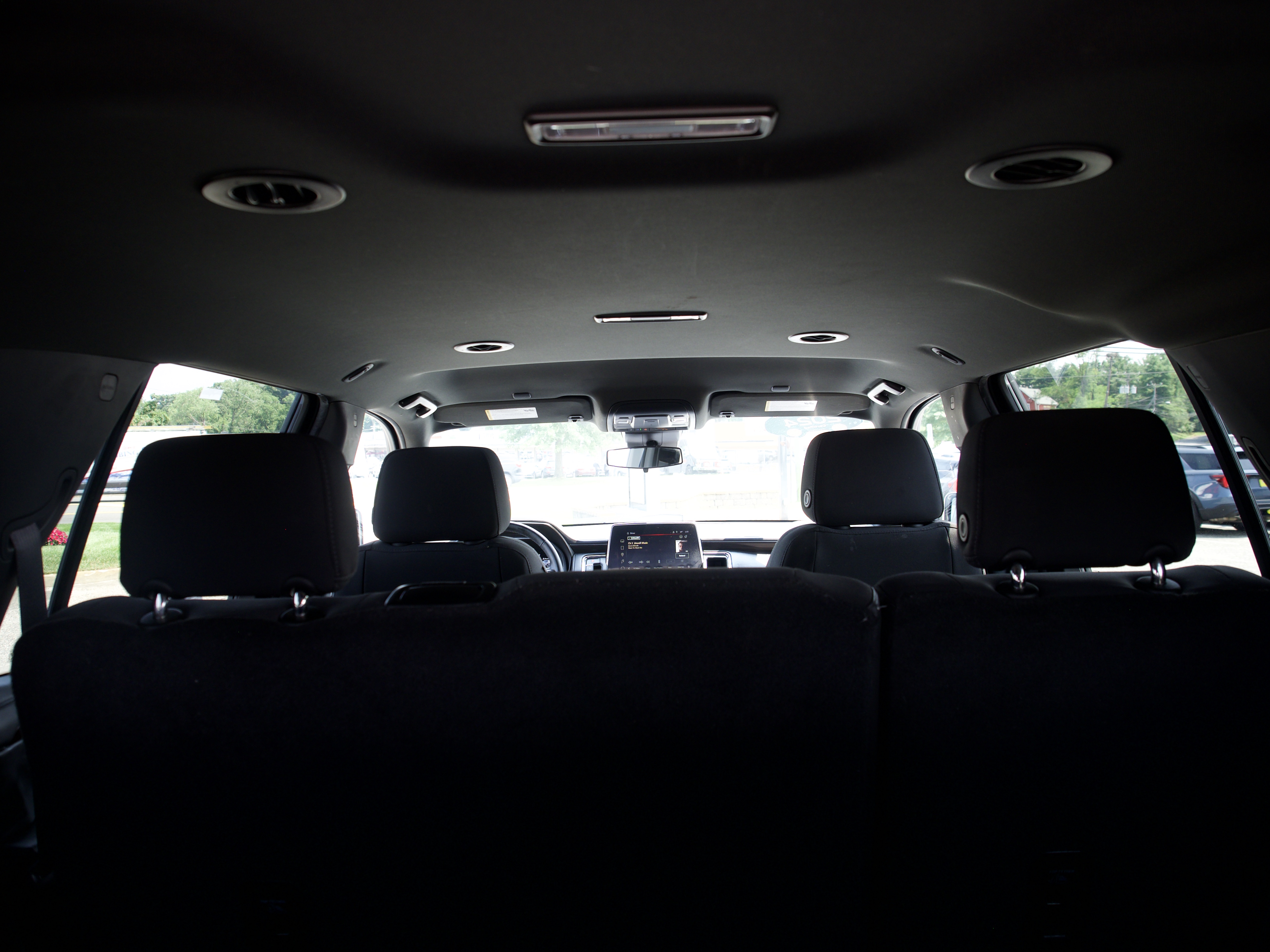 2024 GMC Yukon SLE - Photo 37